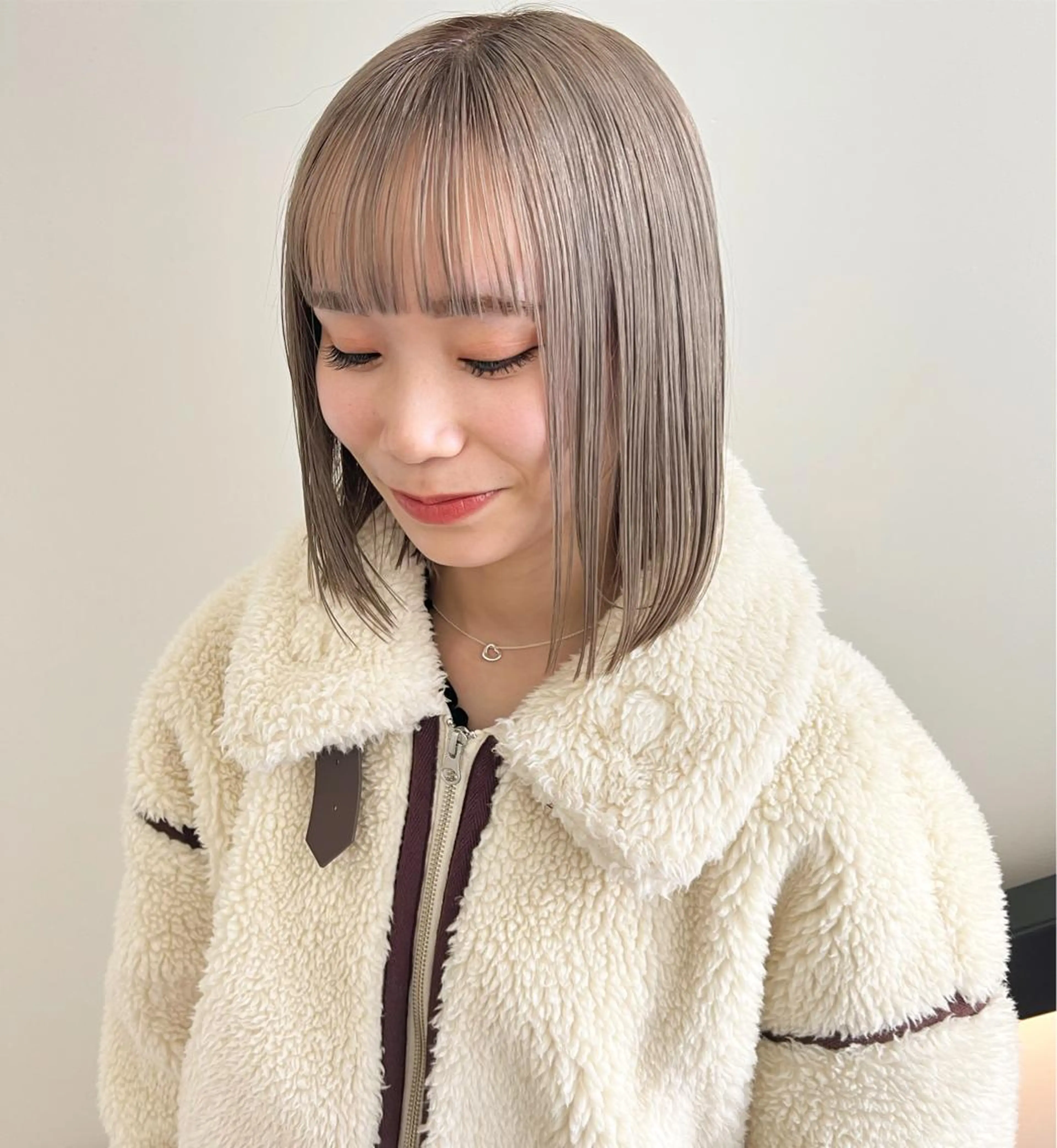 ショート カラー グレージュ 顔周りカット/透明感 カラー✂️MEIのヘアスタイル