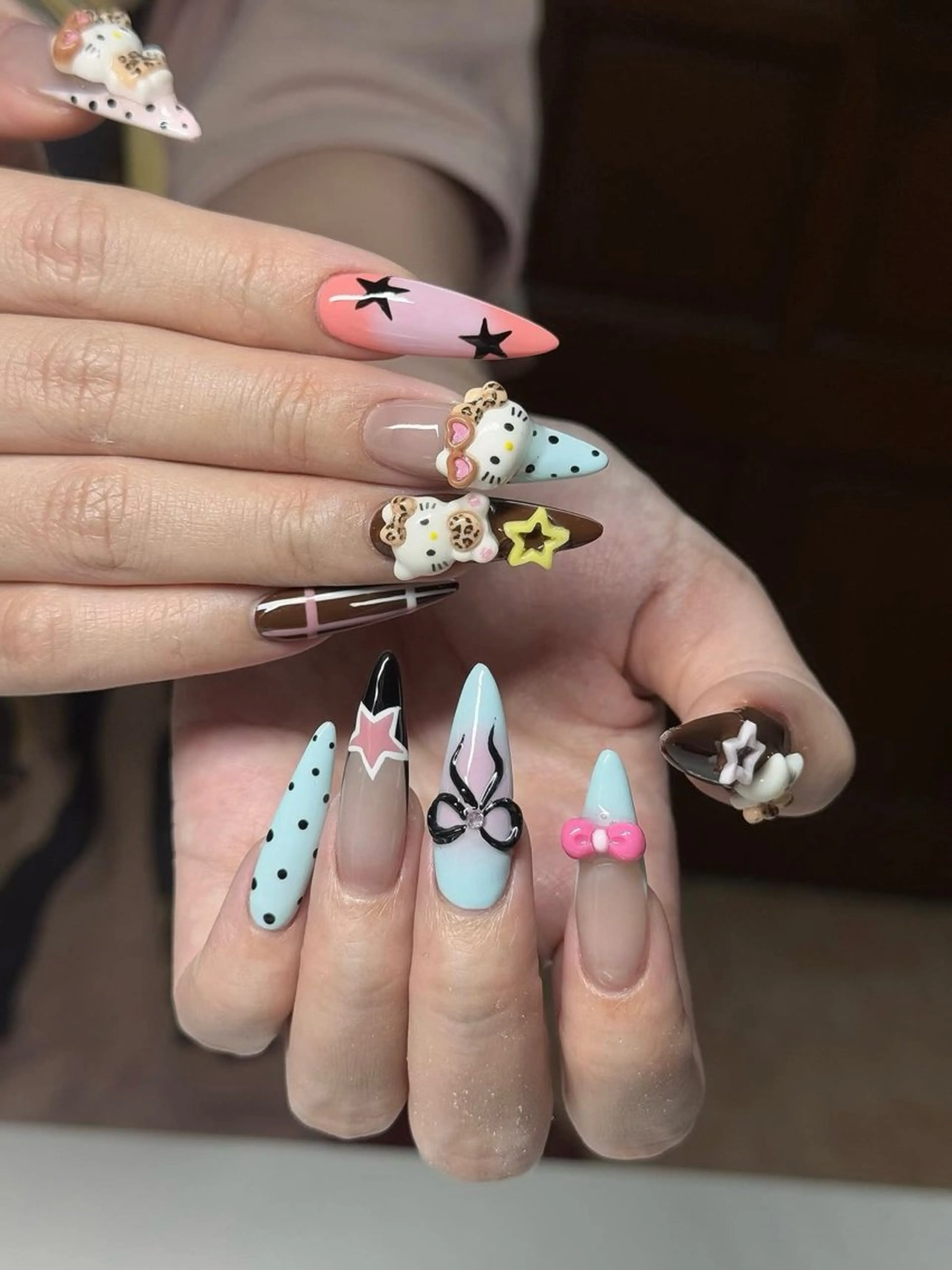 ネイル アートネイル チークネイル 氷ネイル・うるうるネイル 韓国ネイル マグネットネイル ハンドネイル NAILS168 新大久保店のネイルデザイン