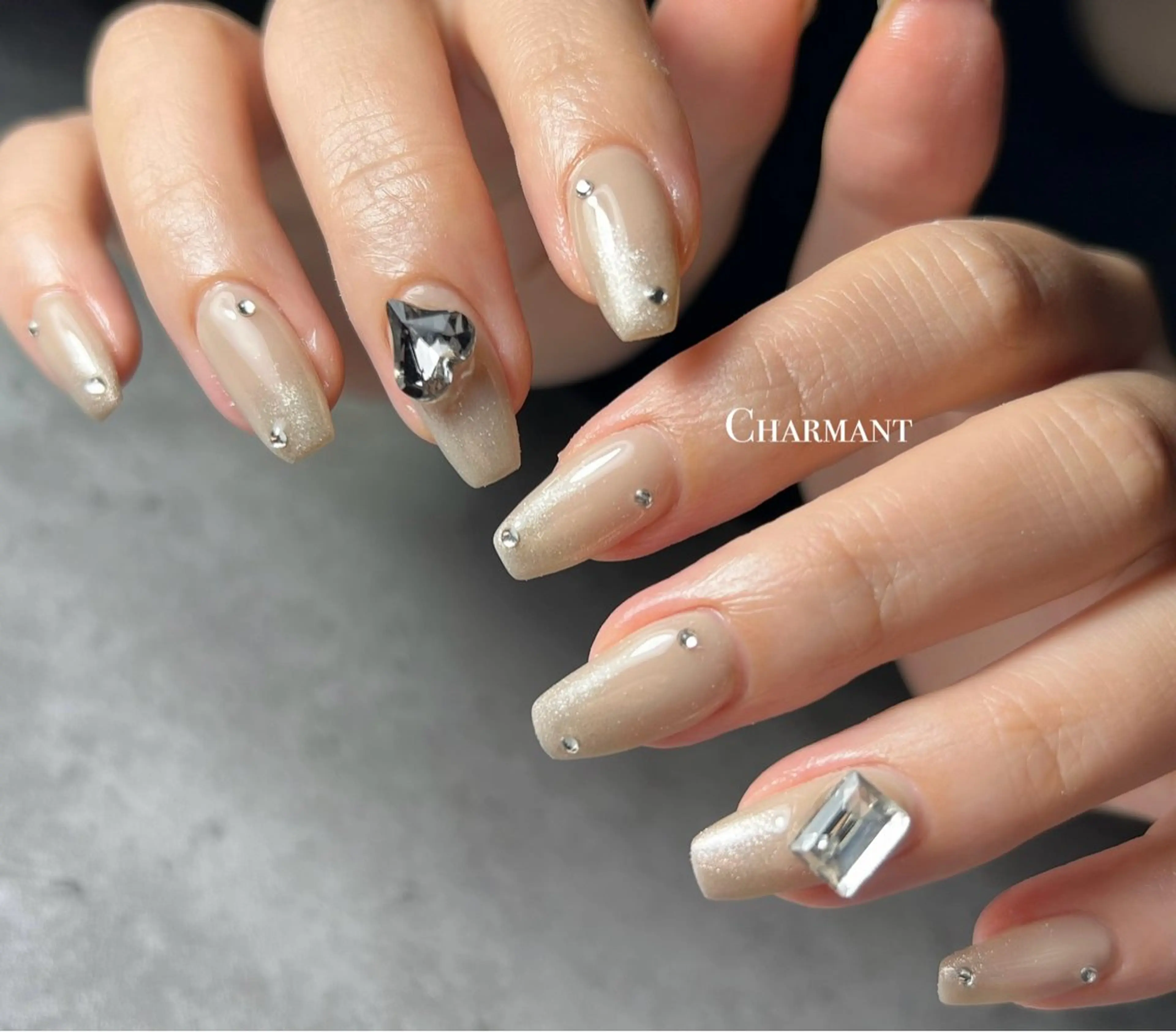 ネイル ハンドネイル Minako 【Charmant】のネイルデザイン