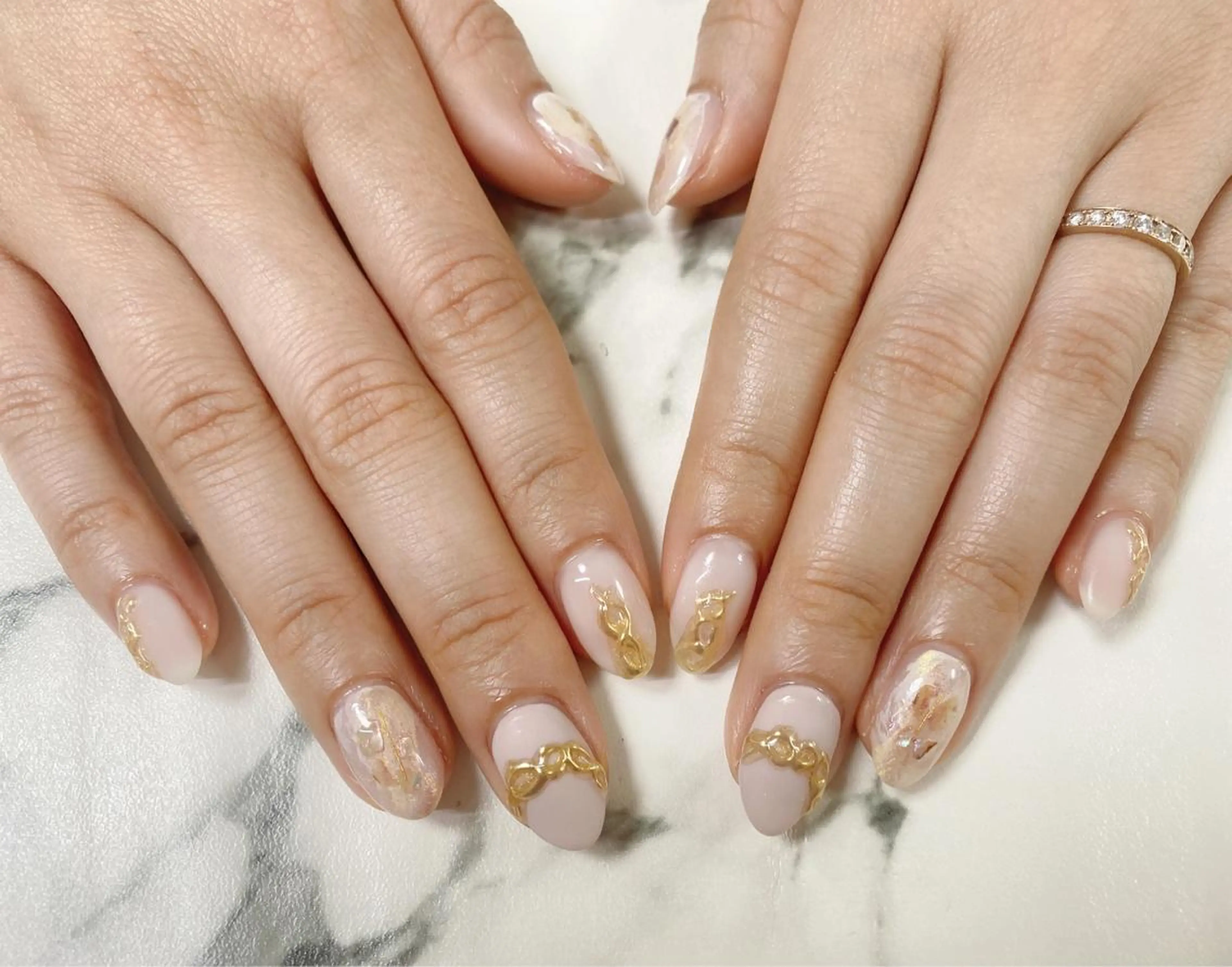 セミロング カラー ネイル Q Free nailsのネイルデザイン