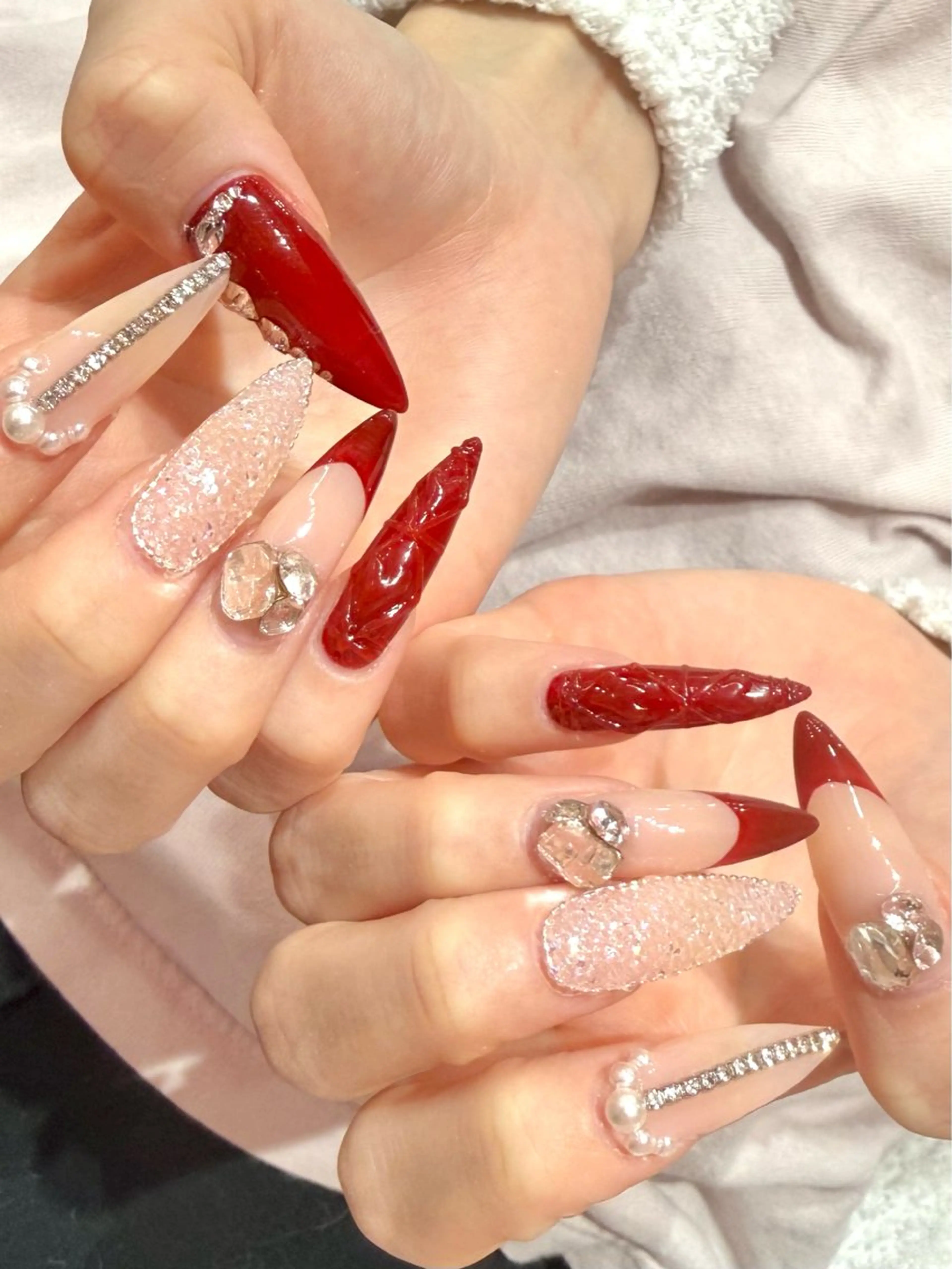ネイル 赤色 RitsNail 🤍 RENAのネイルデザイン