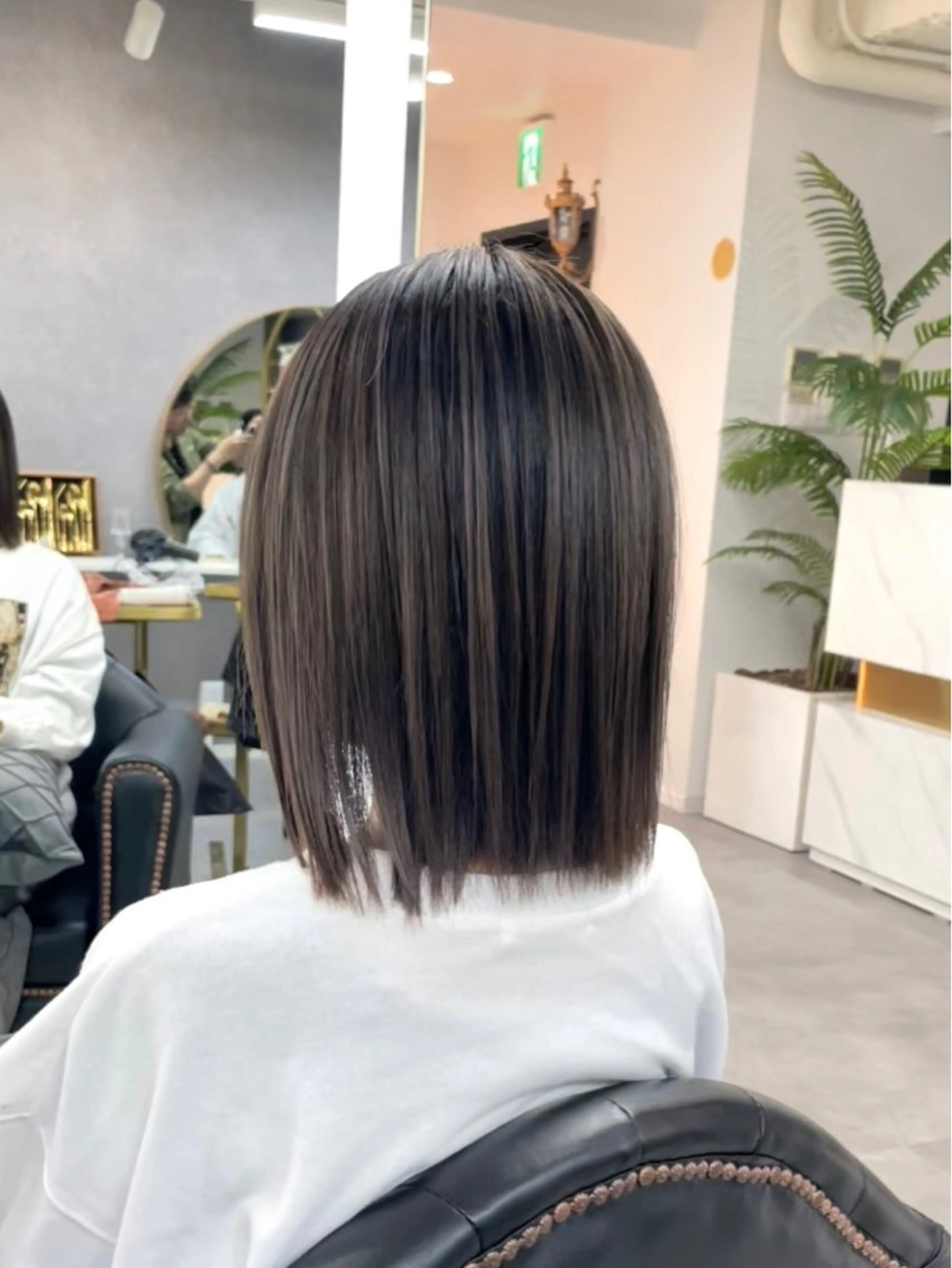 ミディアム レイヤーカット senjyu GINZA所属・バレイヤージュ/ハイ ライト/庄司鉄平のヘアスタイル