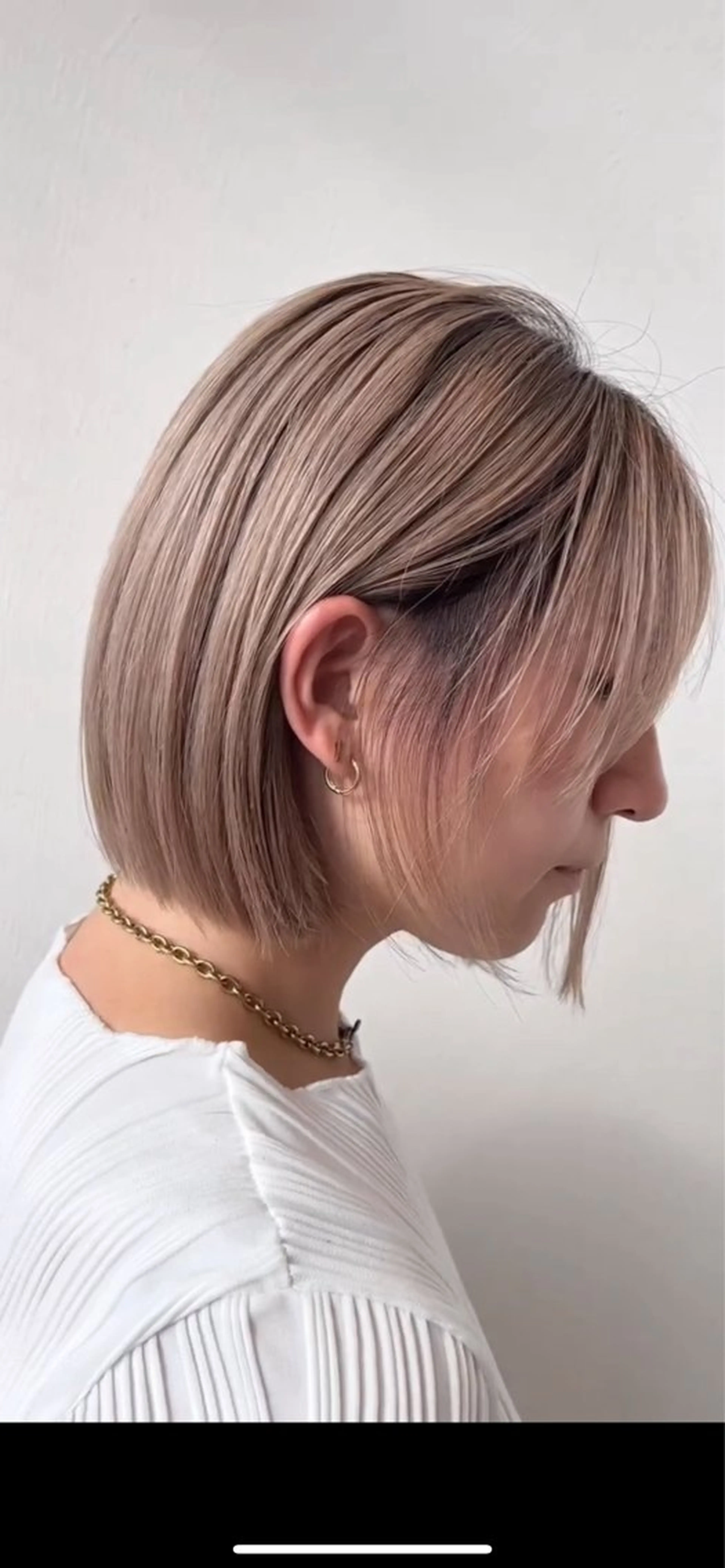 ショート カラー ブリーチ nok所属・レイヤー/ベージュ/ どますず🌺のヘアスタイル