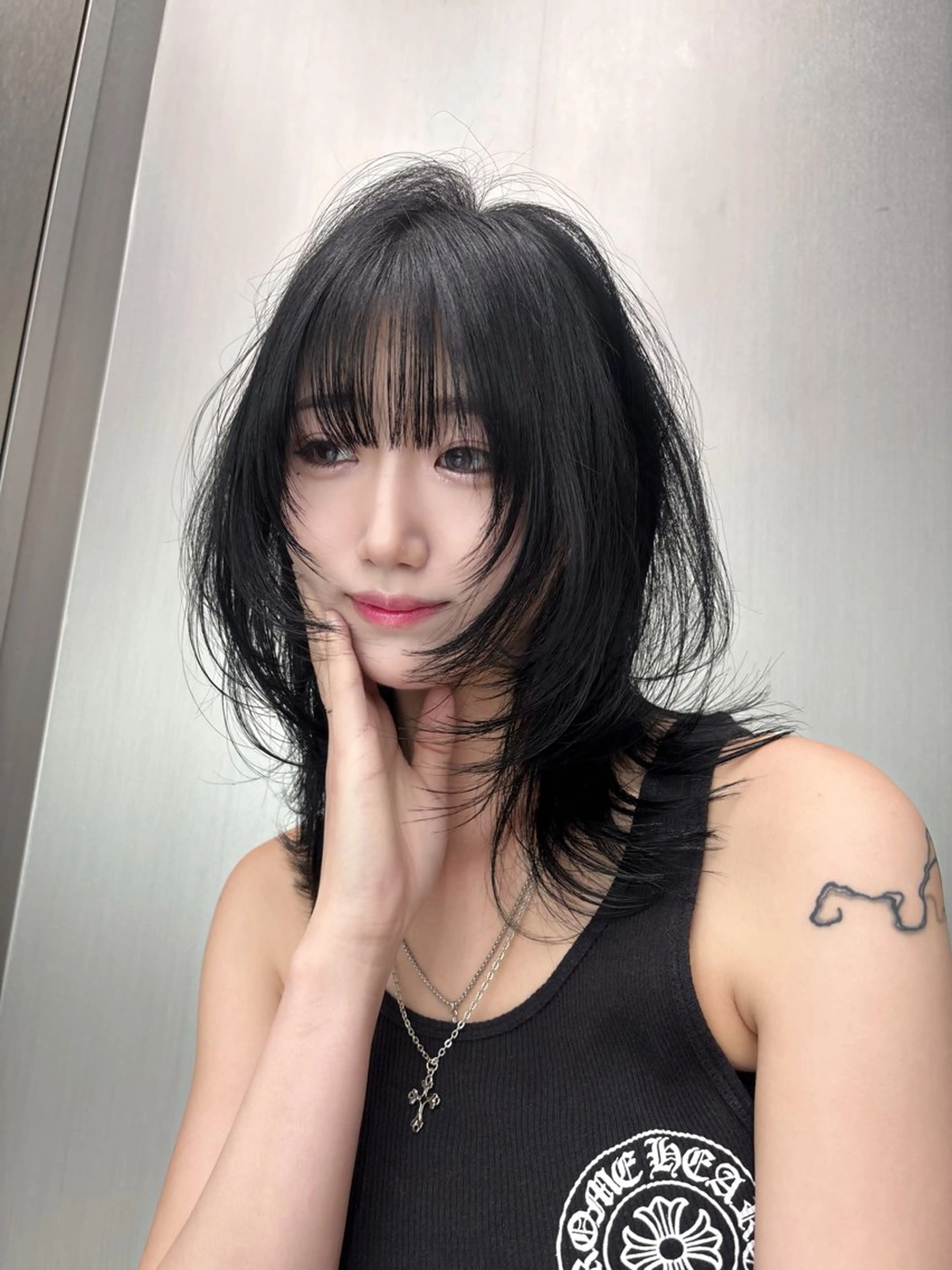 ミディアム カラー ハッシュカット カット ヘアカラー トリートメント 堤 翔平のヘアスタイル