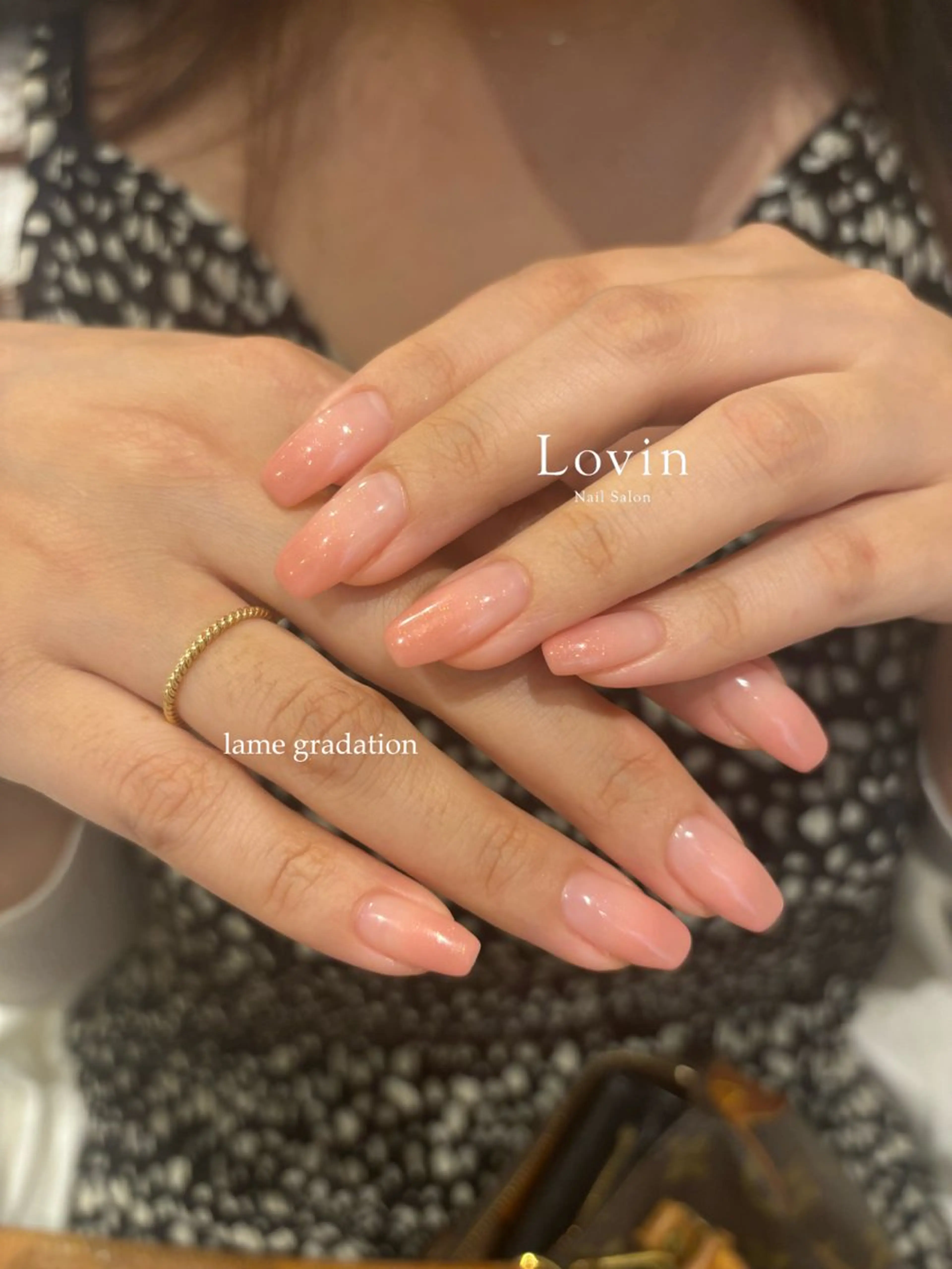 ネイル グラデーション ラメ(グリッター) ラメグラデーション パラジェル認定サロン　ネイルケア&スパ　Lovin【ラヴィン】所属・田中 凜歌のネイルデザイン