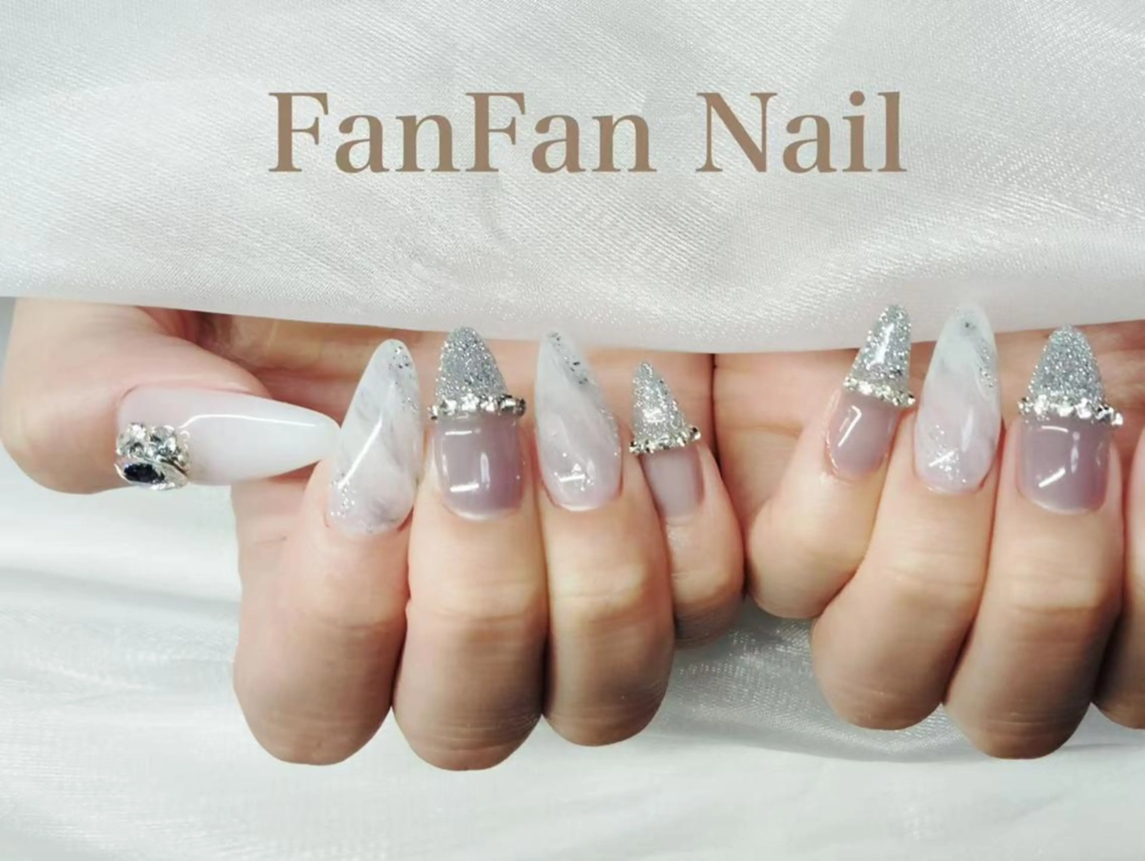 ネイル FanFan 長さ出し専門のネイルデザイン