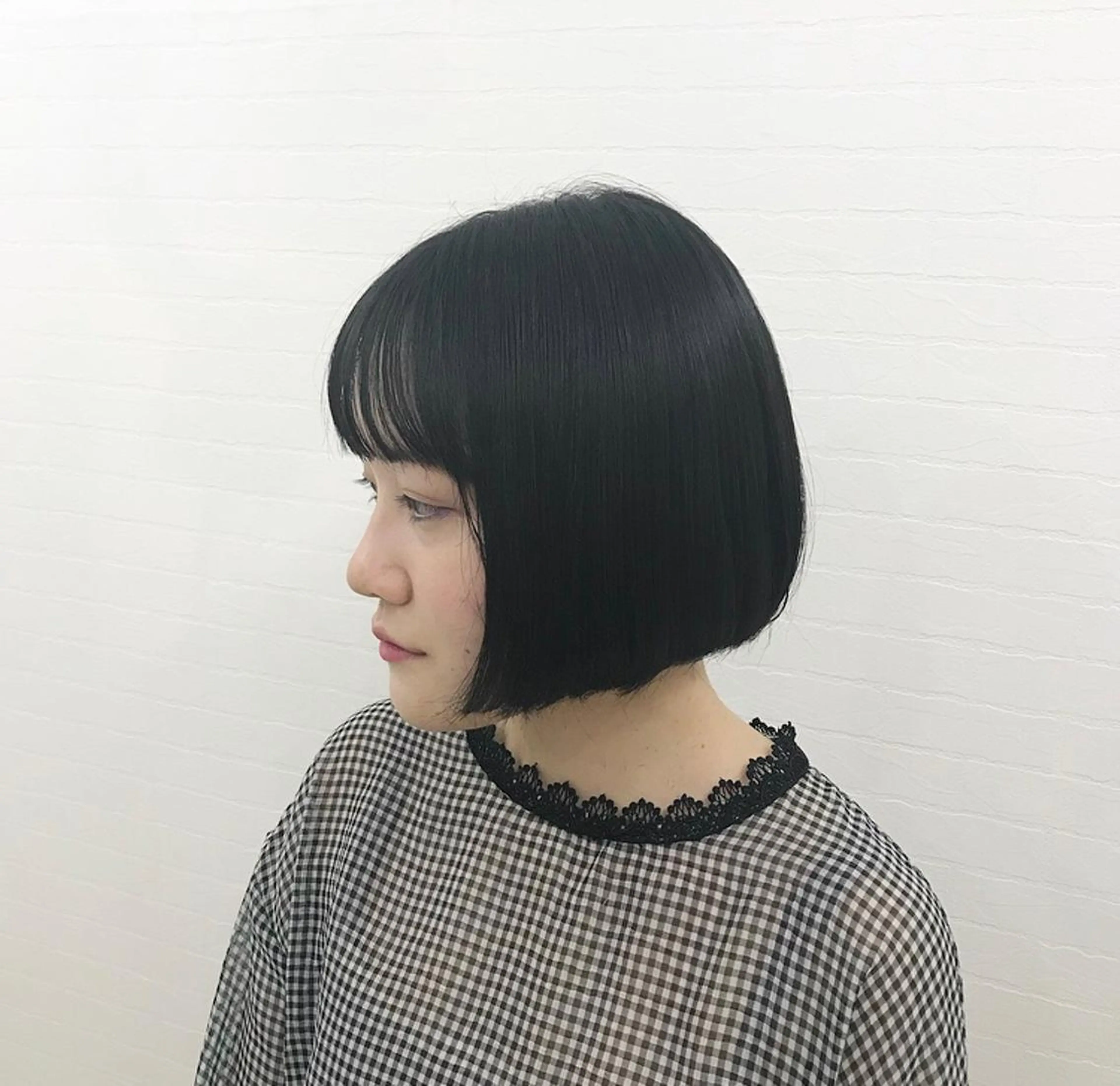 ショート カラー オリーブ/アッシュ やわらか透明感カラーのヘアスタイル