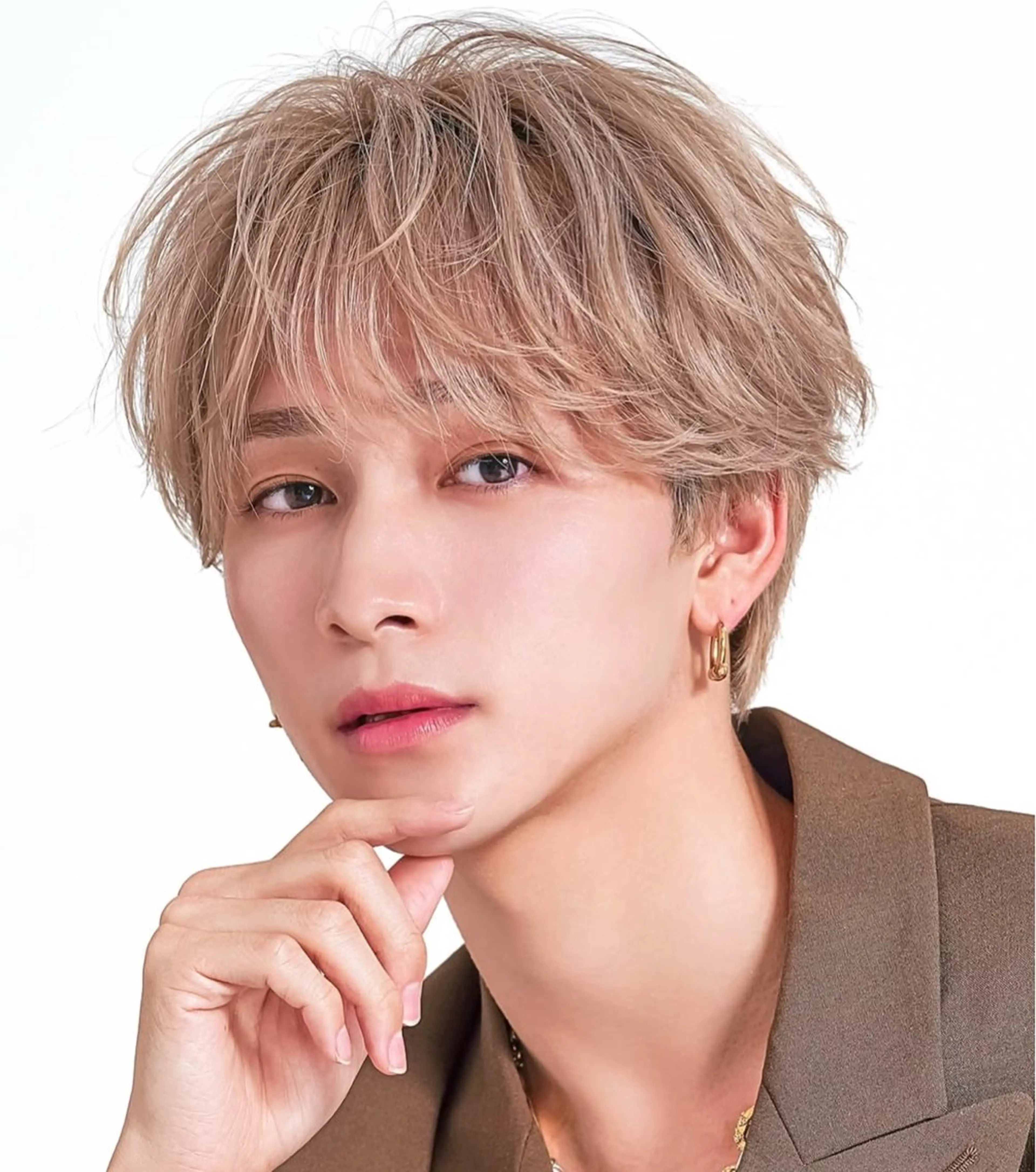 🎨8・9月限定🎨ブリーチ＋カラー🌈透明感ハイトーンカラー✨渋谷✨ダブルカラー　韓国ヘア　センターパートの写真