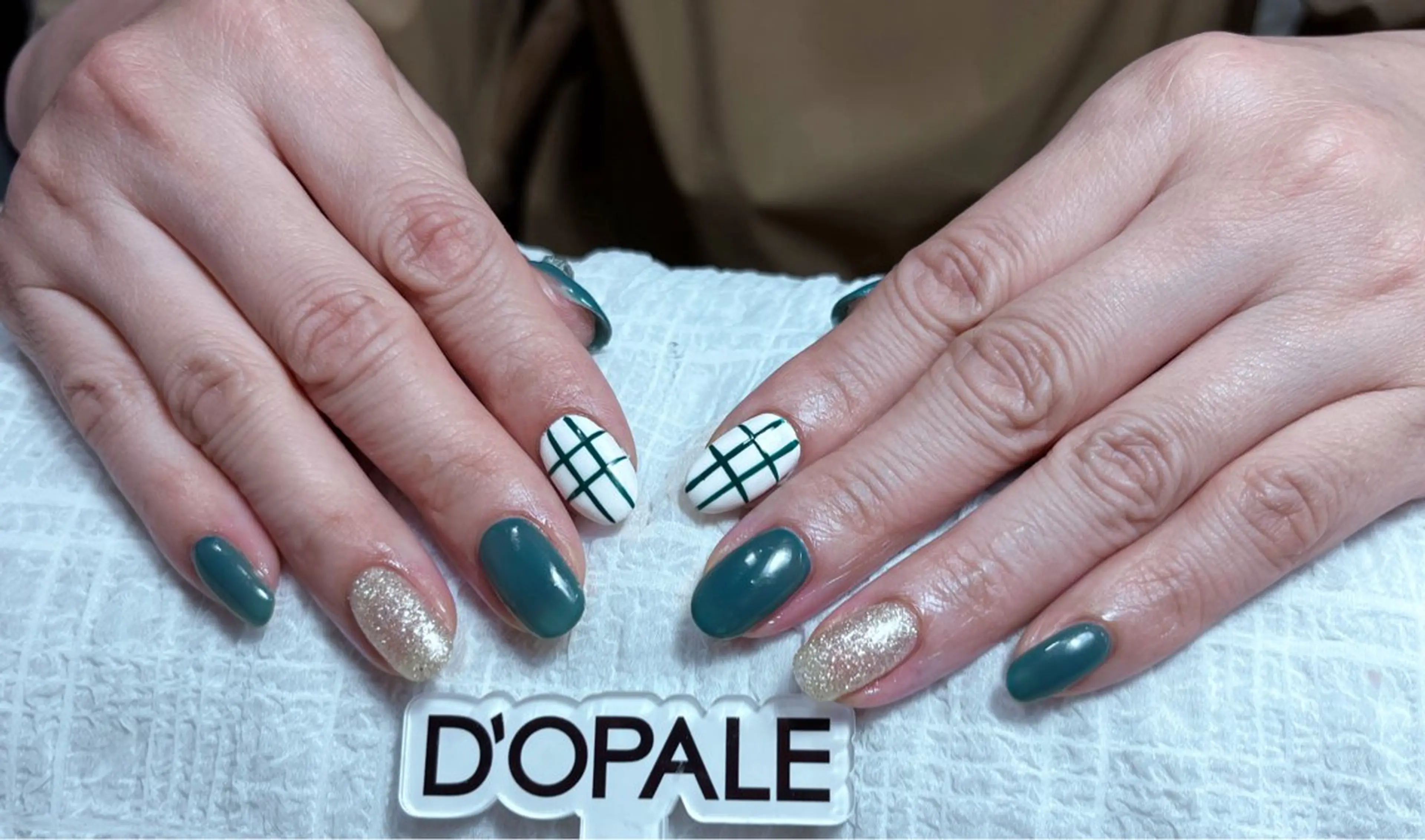 ネイル ハンドネイル 長さ出し専門店 上野店サロンのネイルデザイン