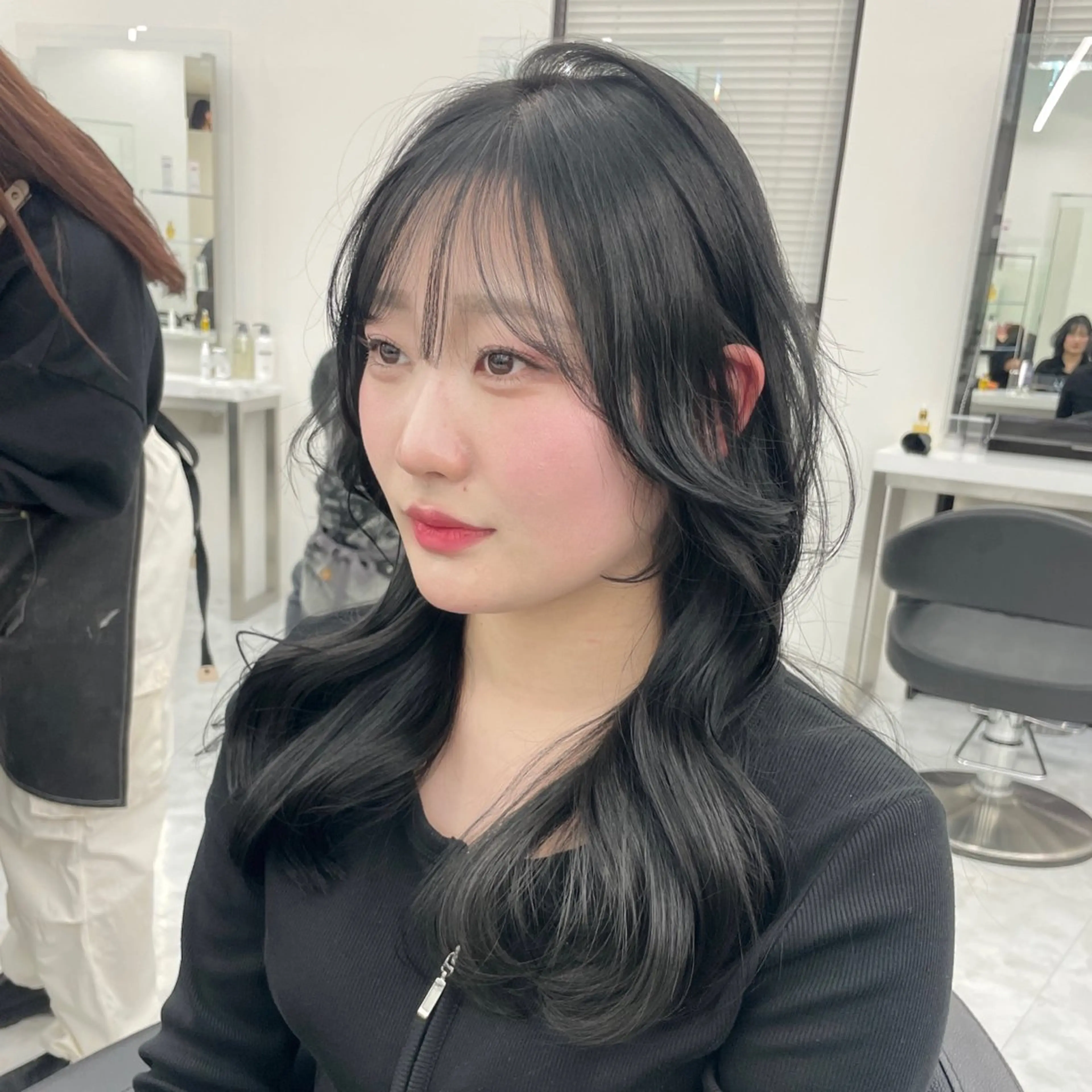 セミロング カット MOE 福岡韓国ヘア✧︎のヘアスタイル