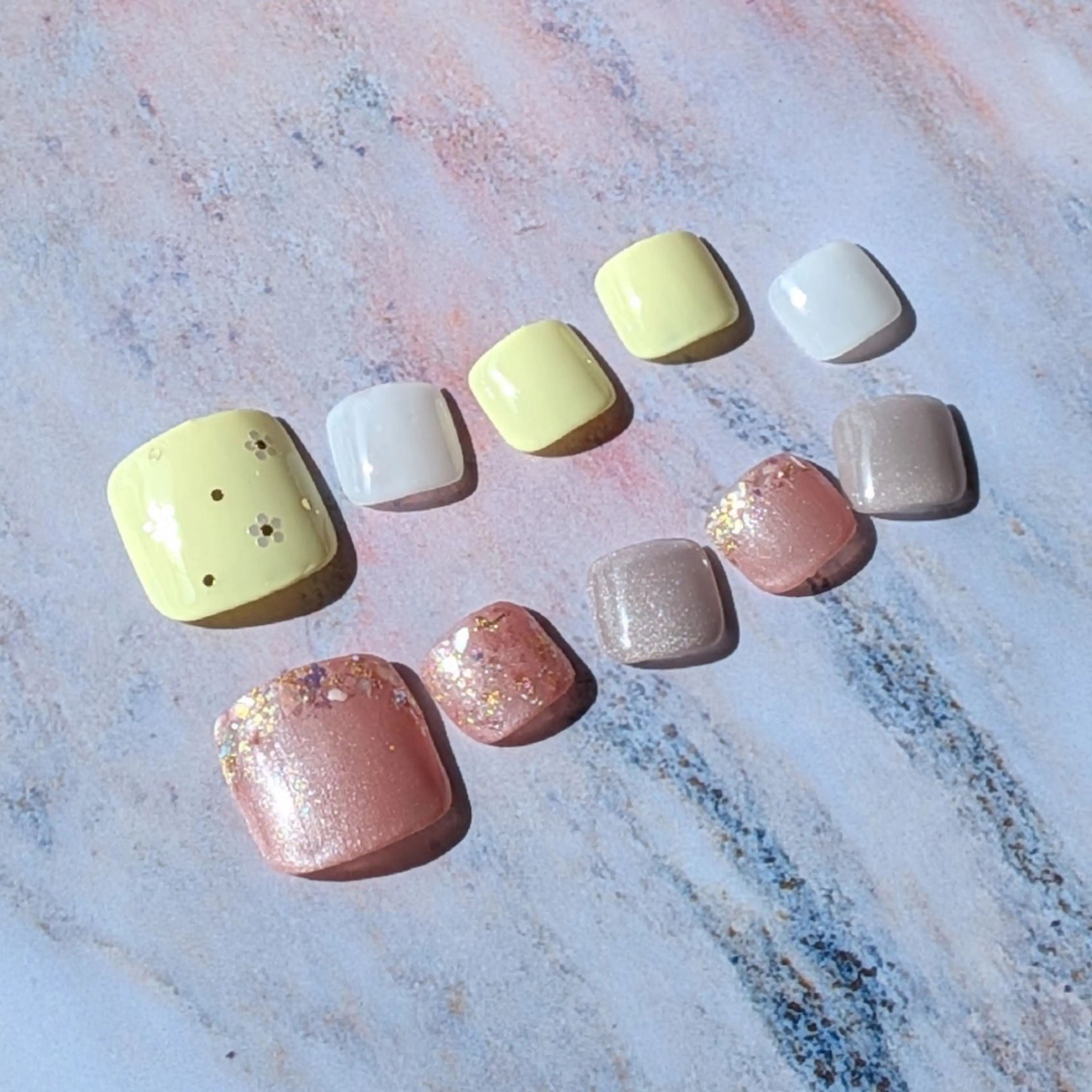 ネイル 6RokuHair（ロクヘアー)所属・門川 茉奈美のネイルデザイン