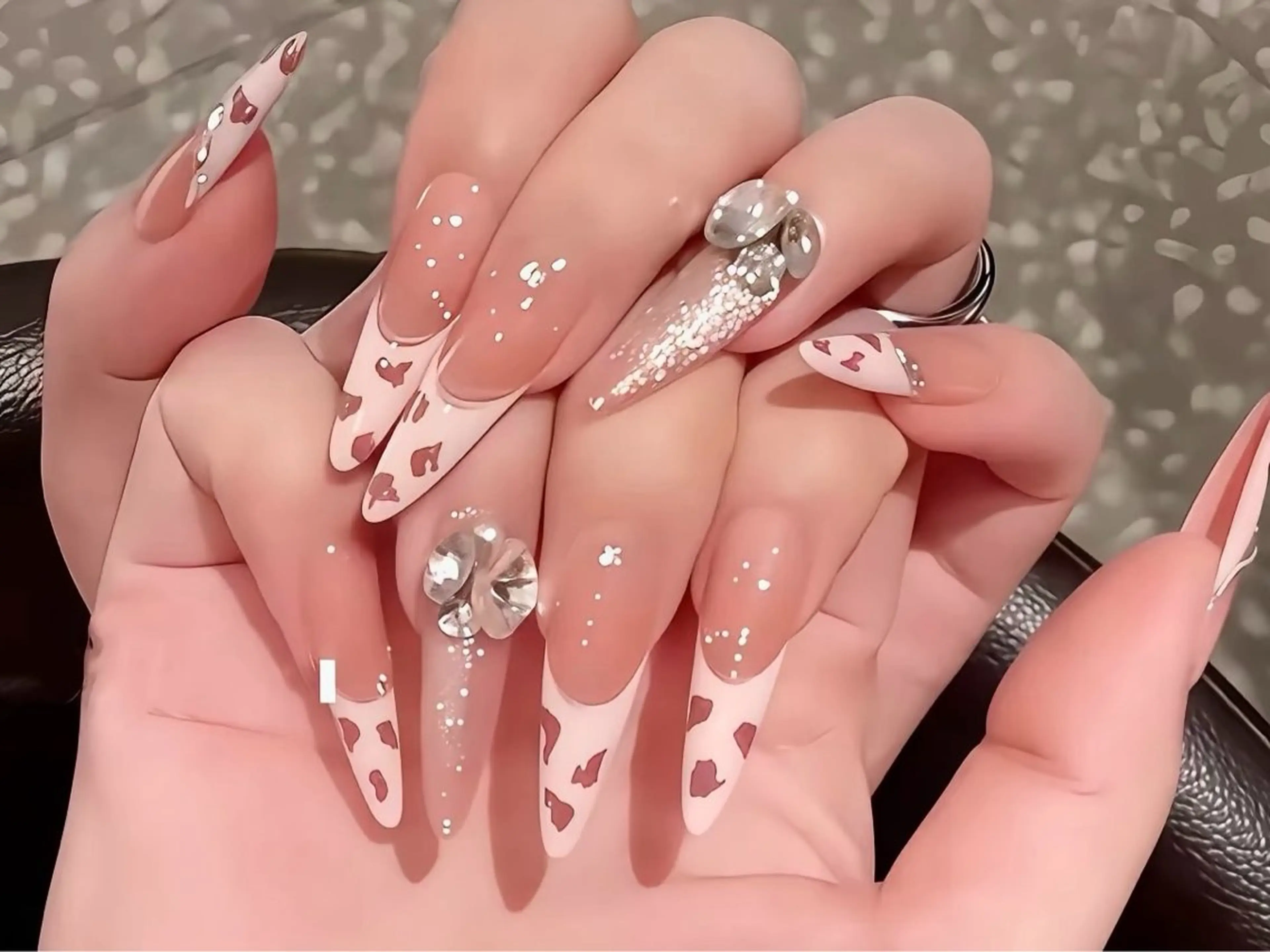 ネイル 長さ出し フットネイル フレンチネイル ジェルネイル ガーリー ハンドネイル NYネイルサロン　千葉中央店所属・NYネイルサロン 千葉中央店のネイルデザイン