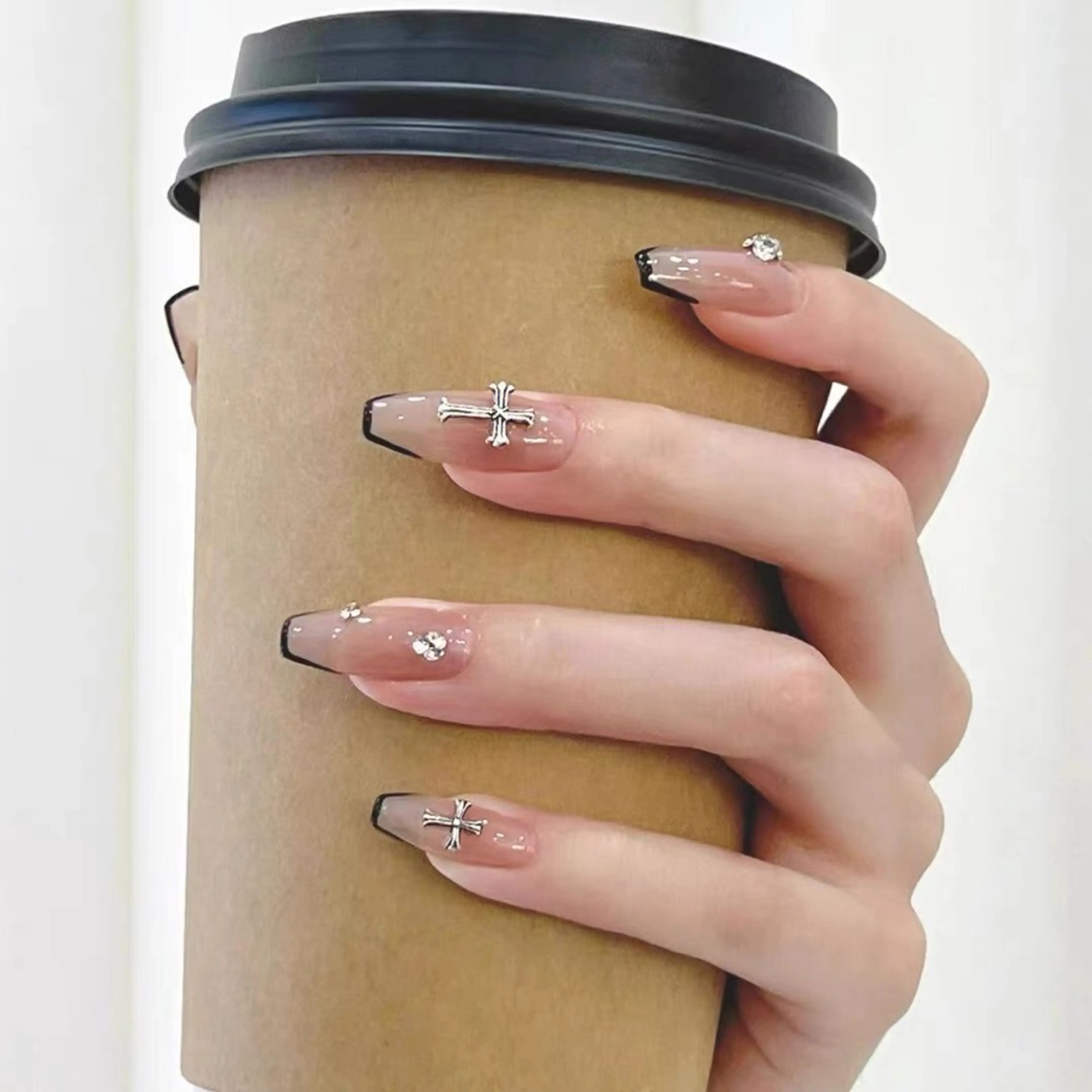 ネイル 菲菲ネイルサロン所属・FF フィフィネイルサロンのネイルデザイン