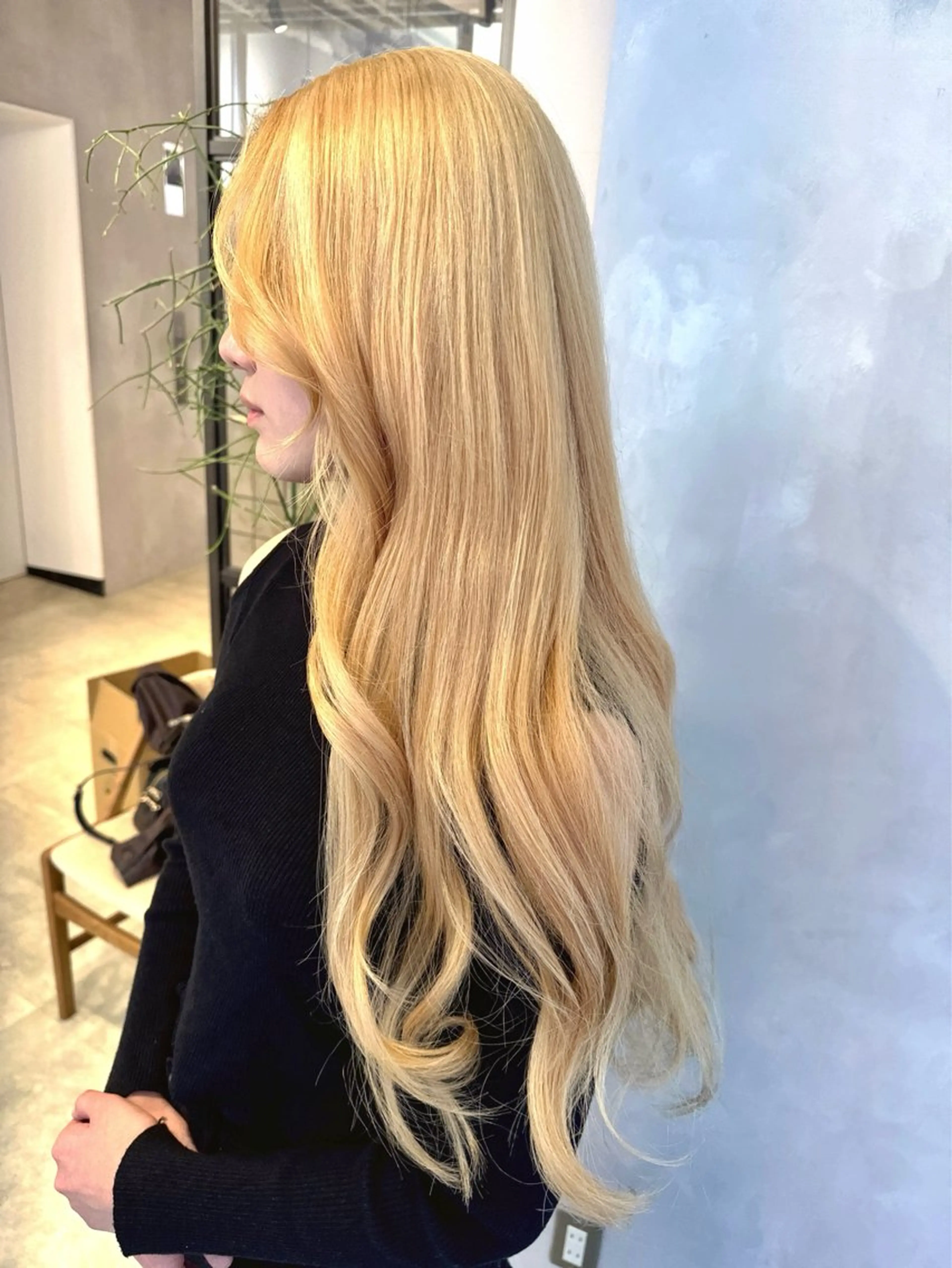 カラー ブリーチ 抜きっぱなしブロンド ブロンド 透明感カラー✨艶髪 制作🌱山根あゆみのヘアスタイル