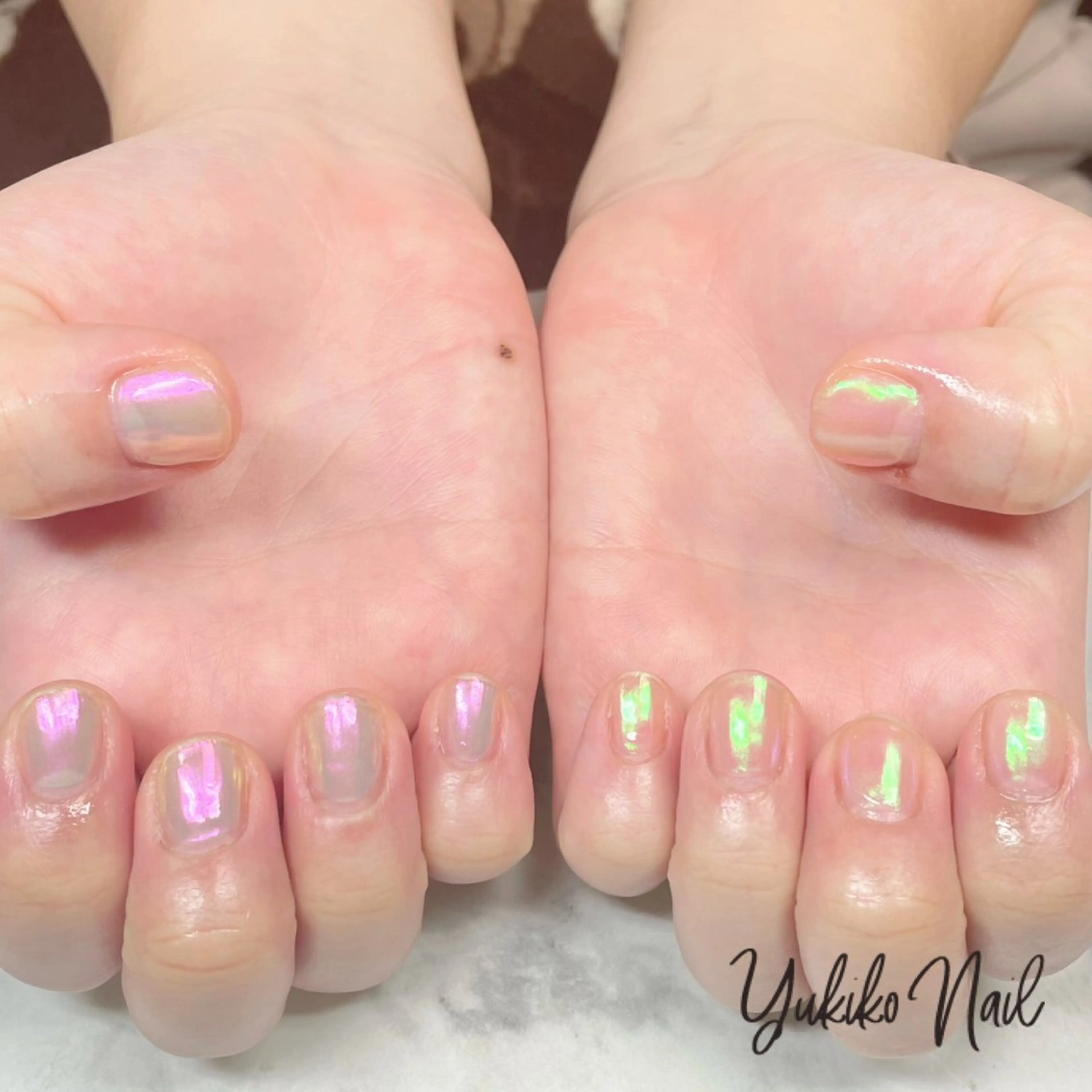 ネイル オーロラネイル ワンカラーネイル ハンドネイル ユキコ ネイルのネイルデザイン