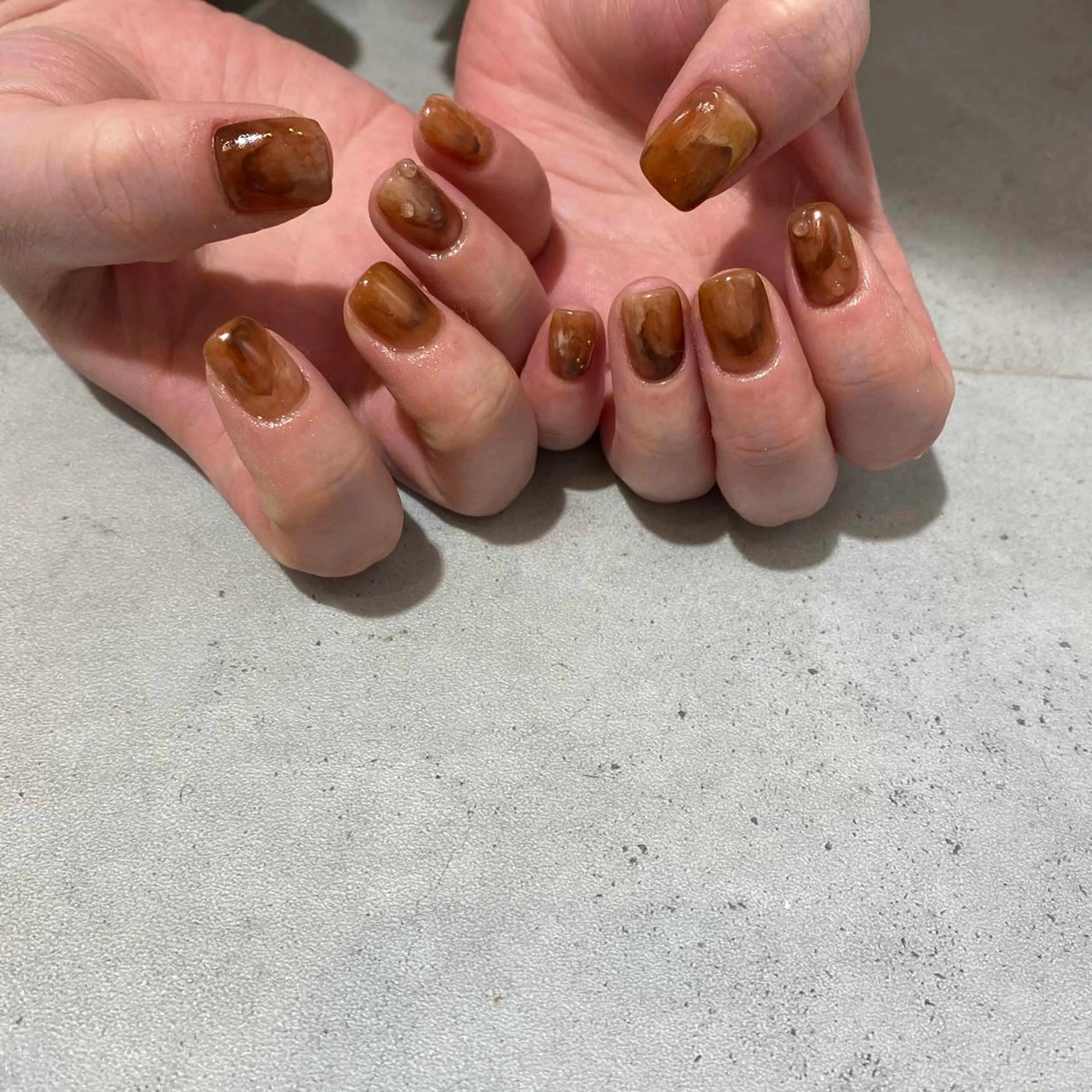 ネイル ブラウン ハンドネイル Trico Antique所属・岩本 杏のネイルデザイン