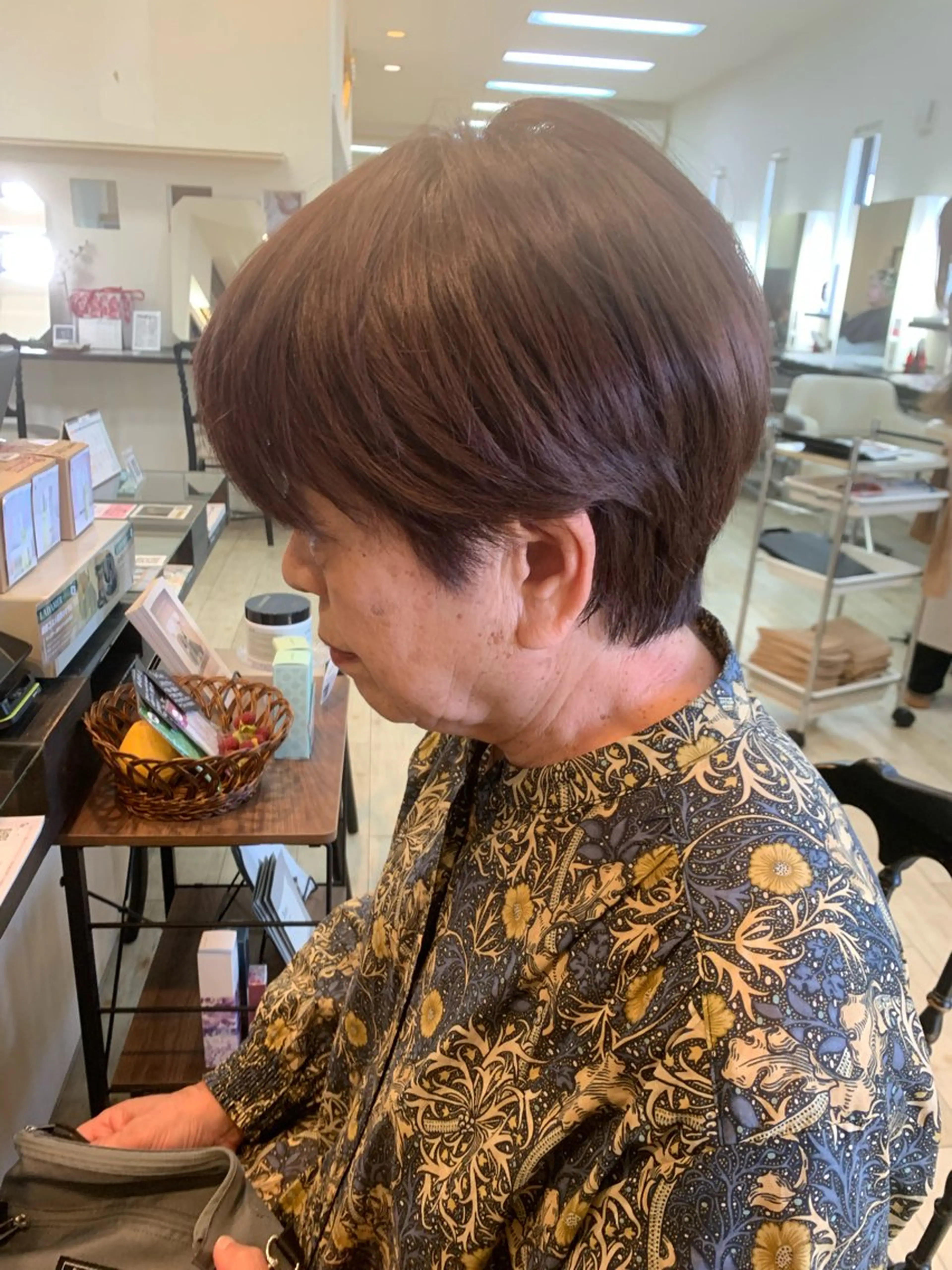 ショート カラー カット ヘッドスパ 荒島 由佳のヘアスタイル