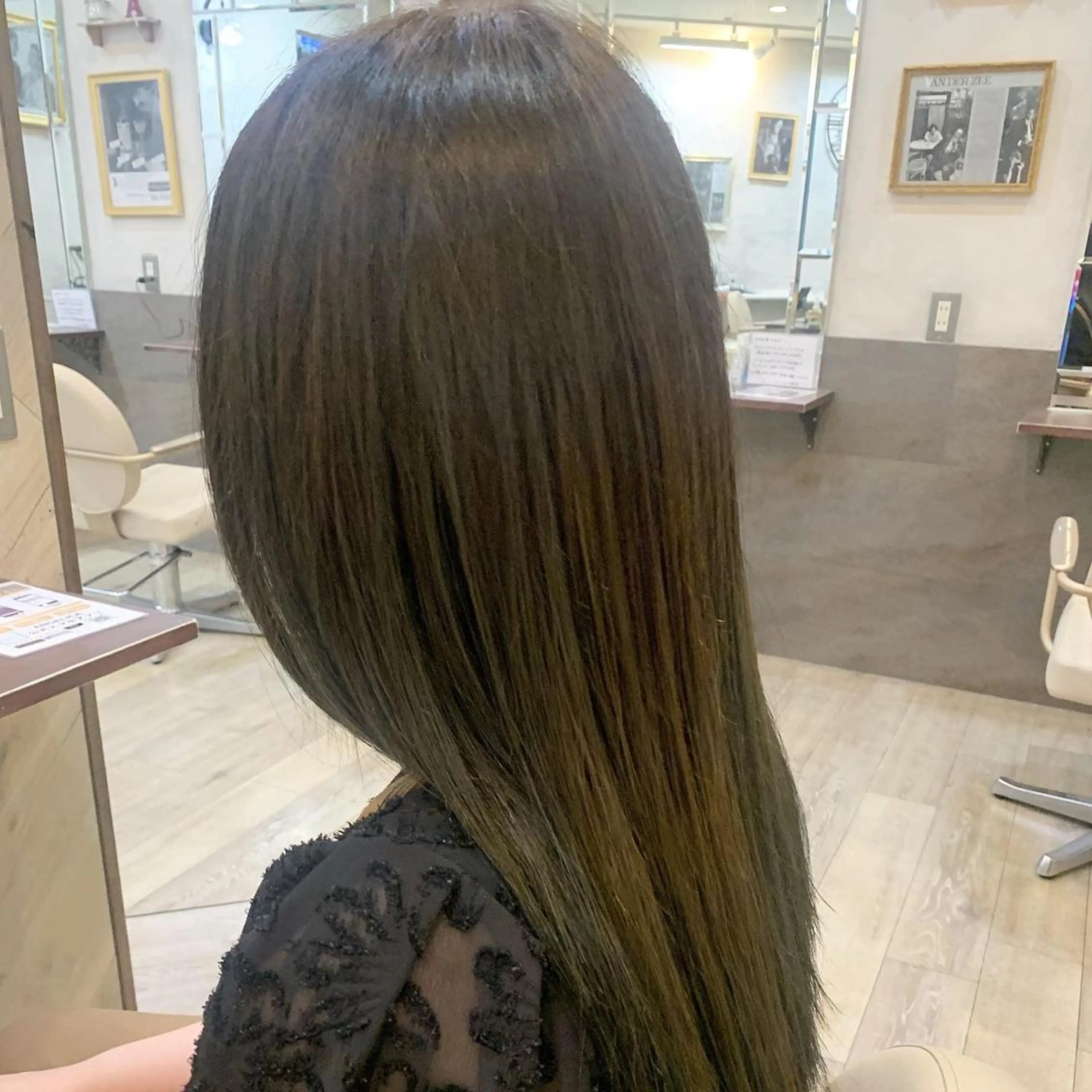 ロング number天王寺 ほたるのヘアスタイル