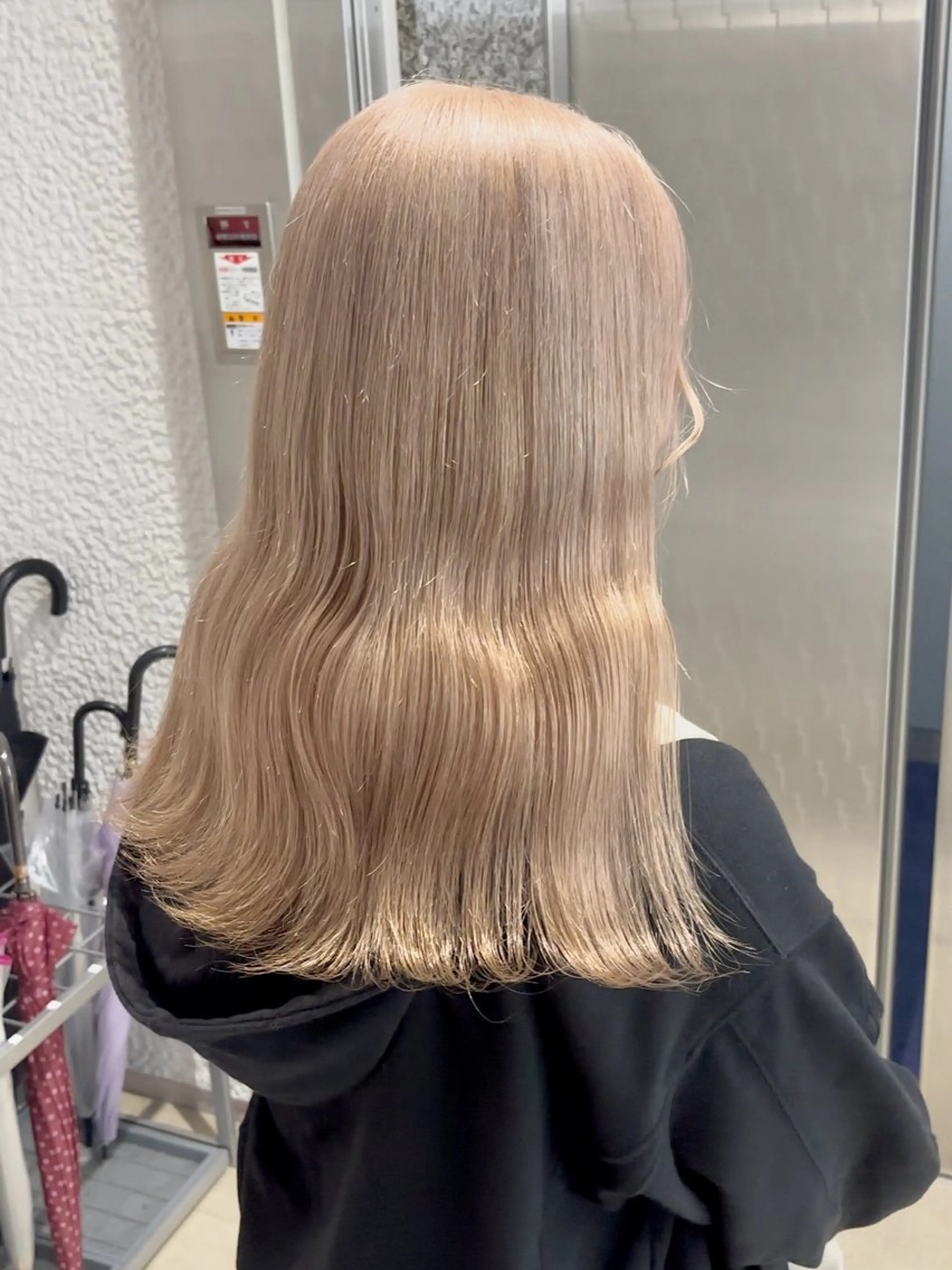 ロング カラー モテ髪💕ハイトーン ベージュ yuriaのヘアスタイル