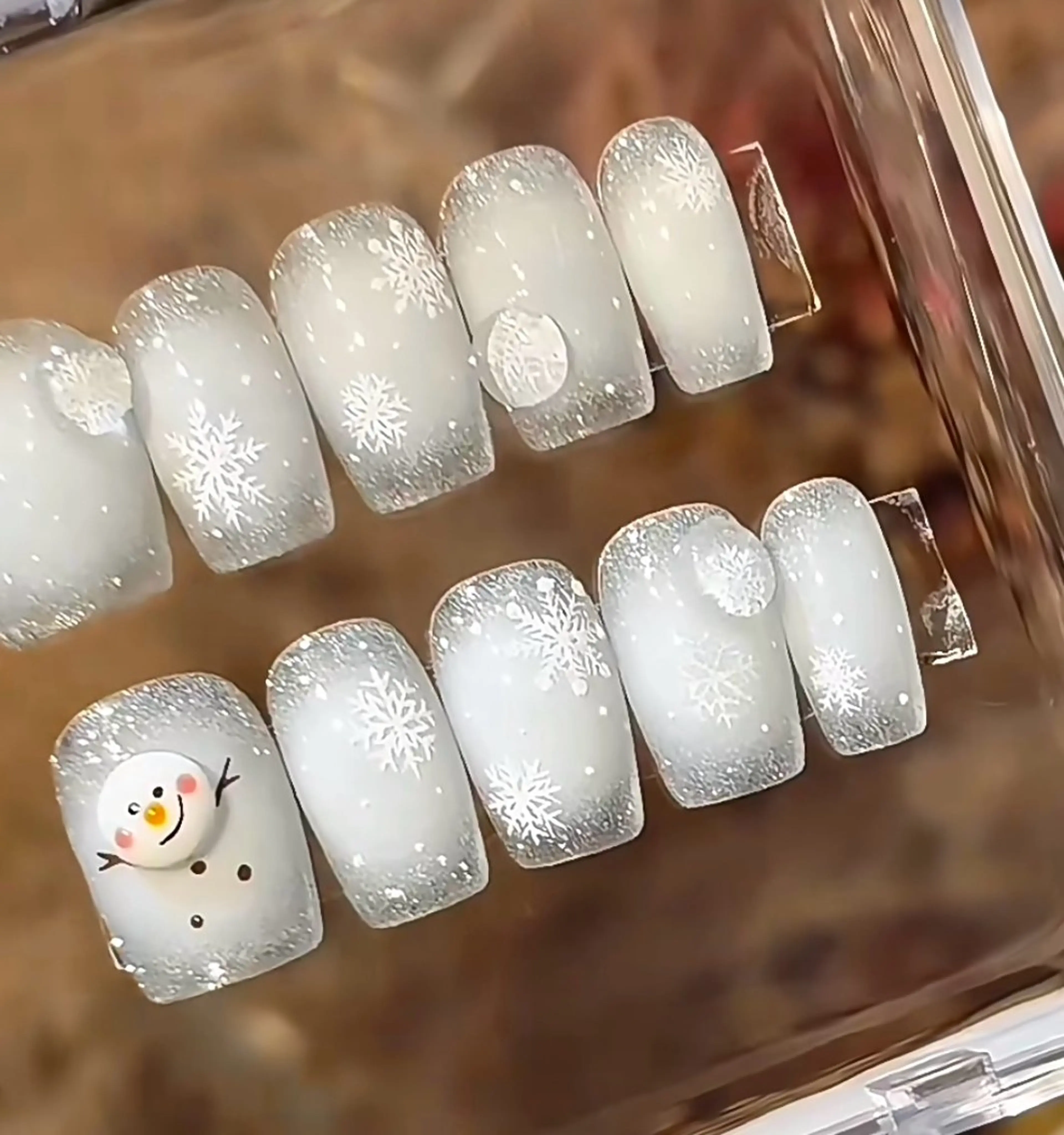 ネイル アートネイル チークネイル フットネイル マグネットネイル 持ち込み ラッキーネイルサロン西川口東口店所属・山田 由奈のネイルデザイン