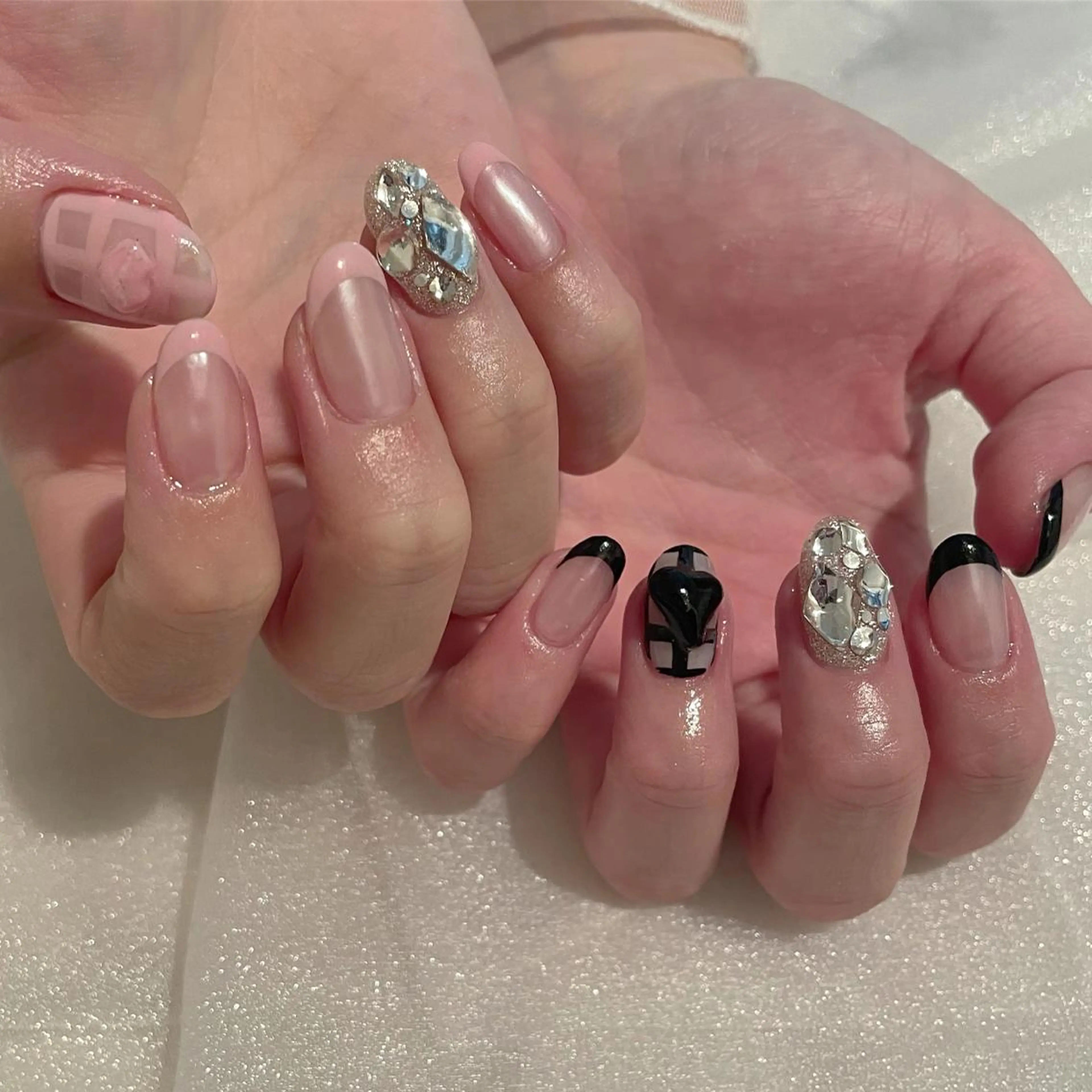 ネイル フレンチネイル ガーリー ハート ハンドネイル ハンドケア lyly.nail所属・lylynail YUUKAのネイルデザイン