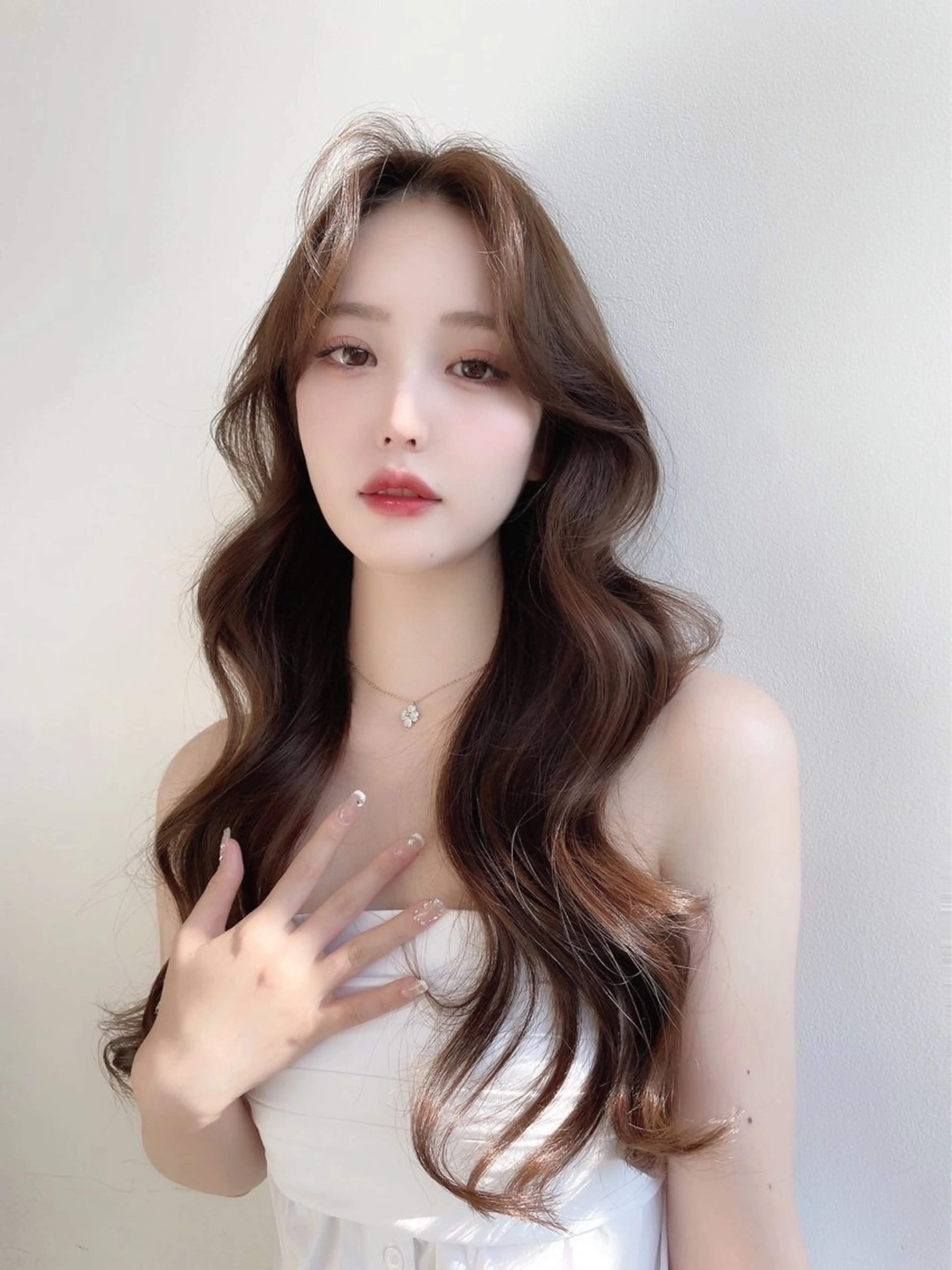 ロング カラー ヘアアレンジ アッシュ アッシュブラウン ブリーチ ブラウンカラー 透明感カラー SALOWIN原宿ash店所属・憧れの艶ハイトーンへ 🐈サイサキのヘアスタイル