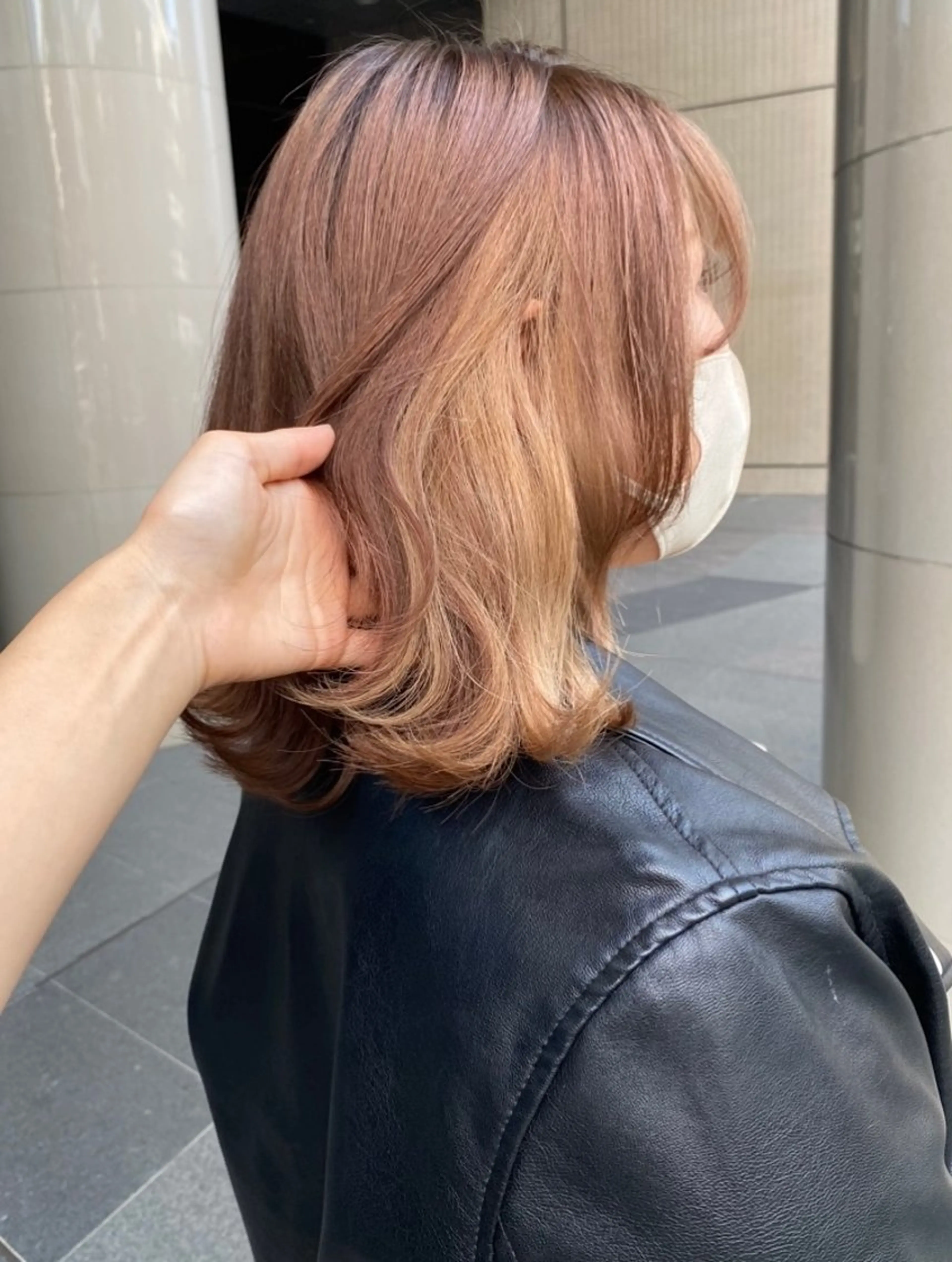 セミロング カラー ブラウンカラー インナーカラー オレンジ オレンジブラウン くびれヘア erika /韓国ヘアのヘアスタイル