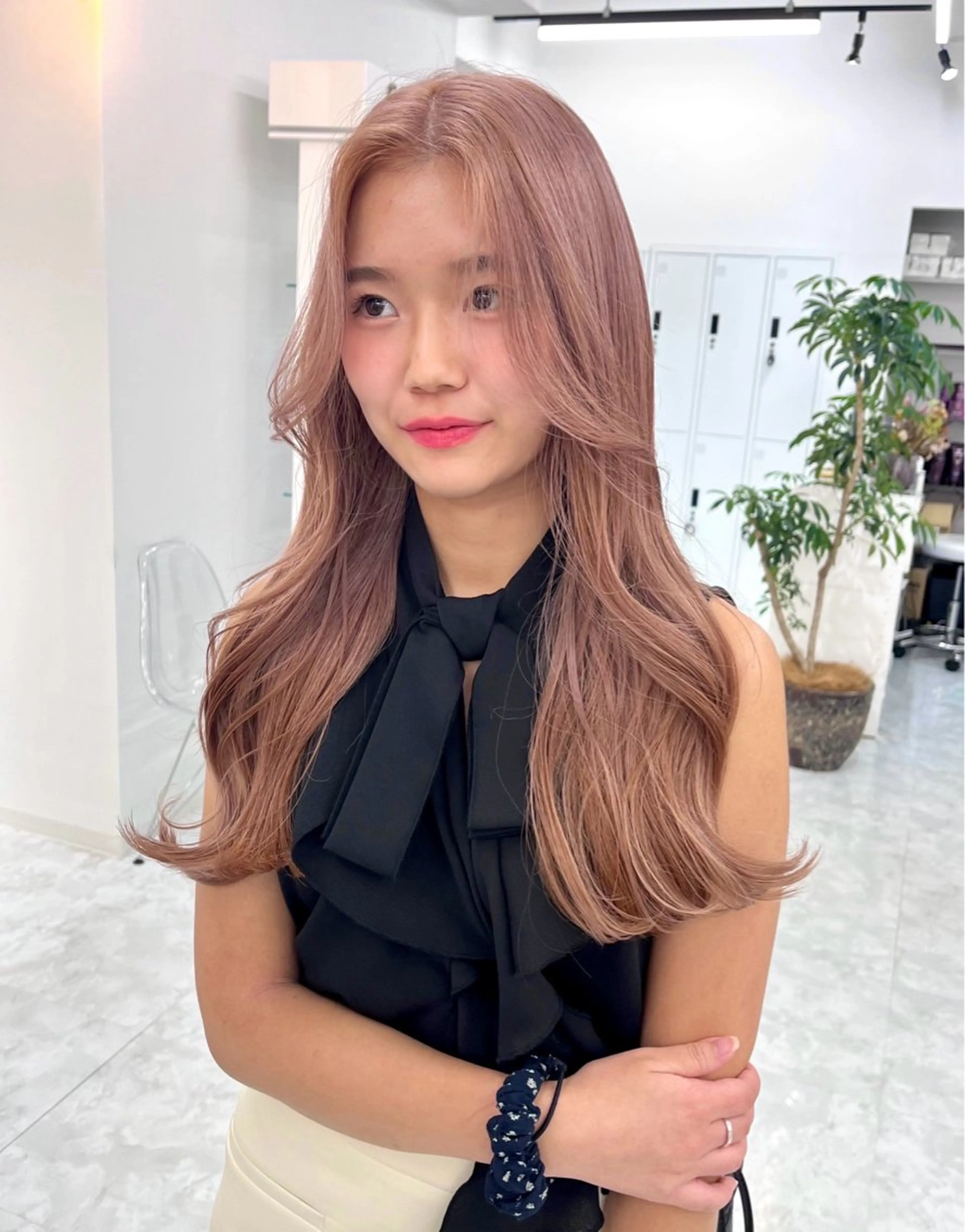 ミディアム カラー パーマ ヘアアレンジ メンズ キッズ カット ヘアカラー トリートメント ✨艶ハイトーン/ 💗モモ໒꒱のヘアスタイル