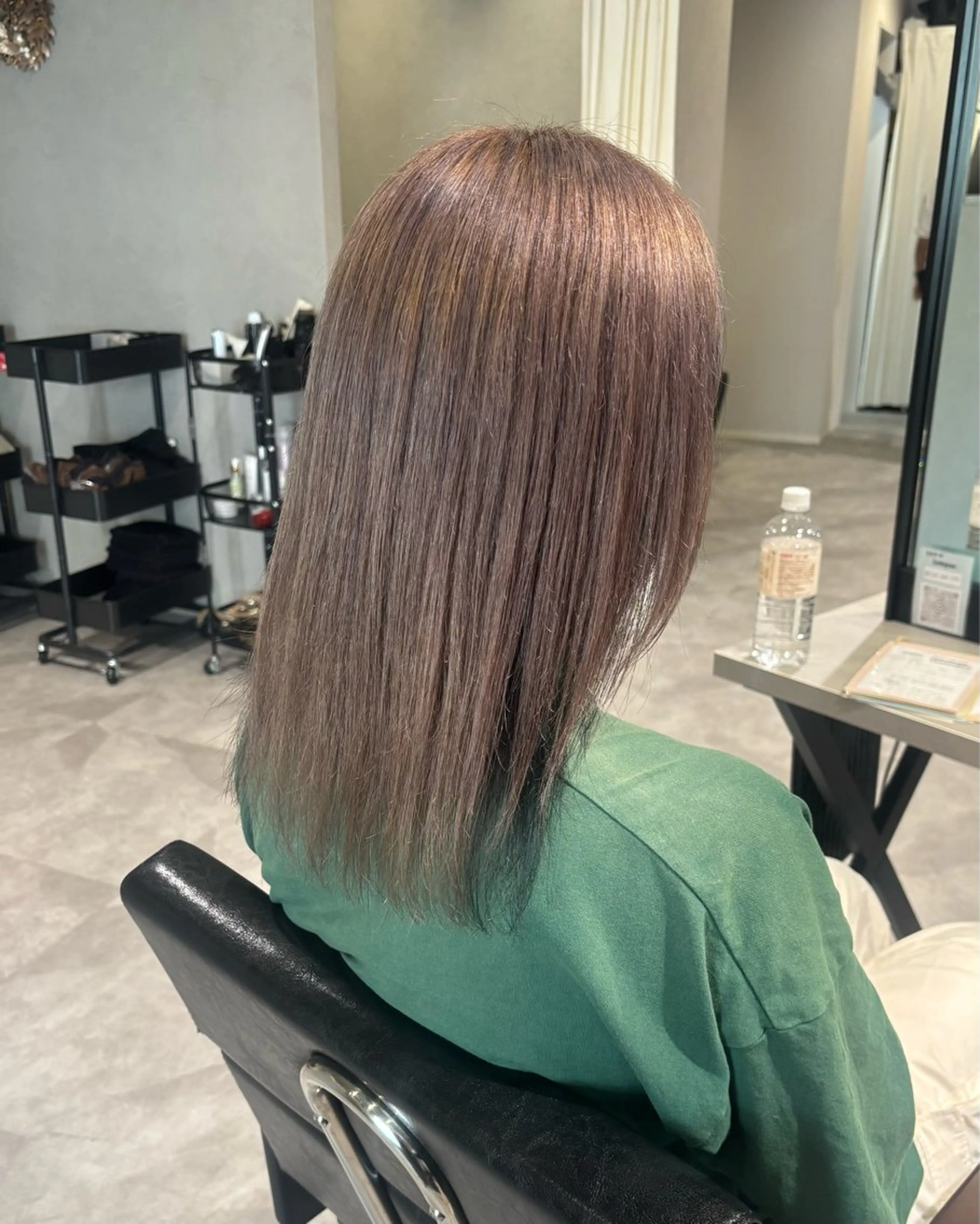 ロング ラベンダーベージュ ヘアカラー 長尾ゆりの/ボブ/ ベージュ/ハイトーンのヘアスタイル