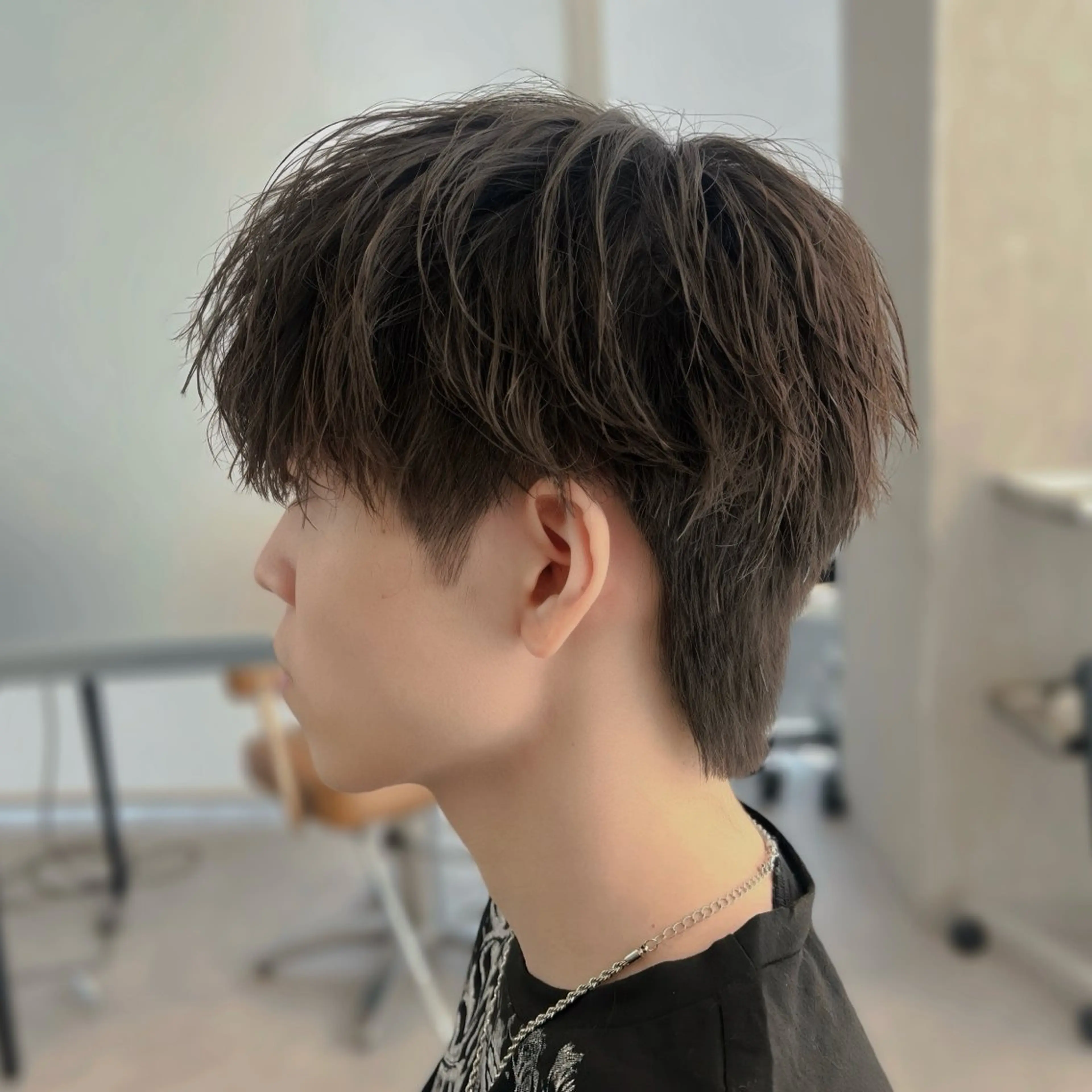 ミディアム パーマ メンズ ミディアムパーマ メンズパーマ フェザー/ゆるふわ パーマ/鐘ヶ江 航青のヘアスタイル