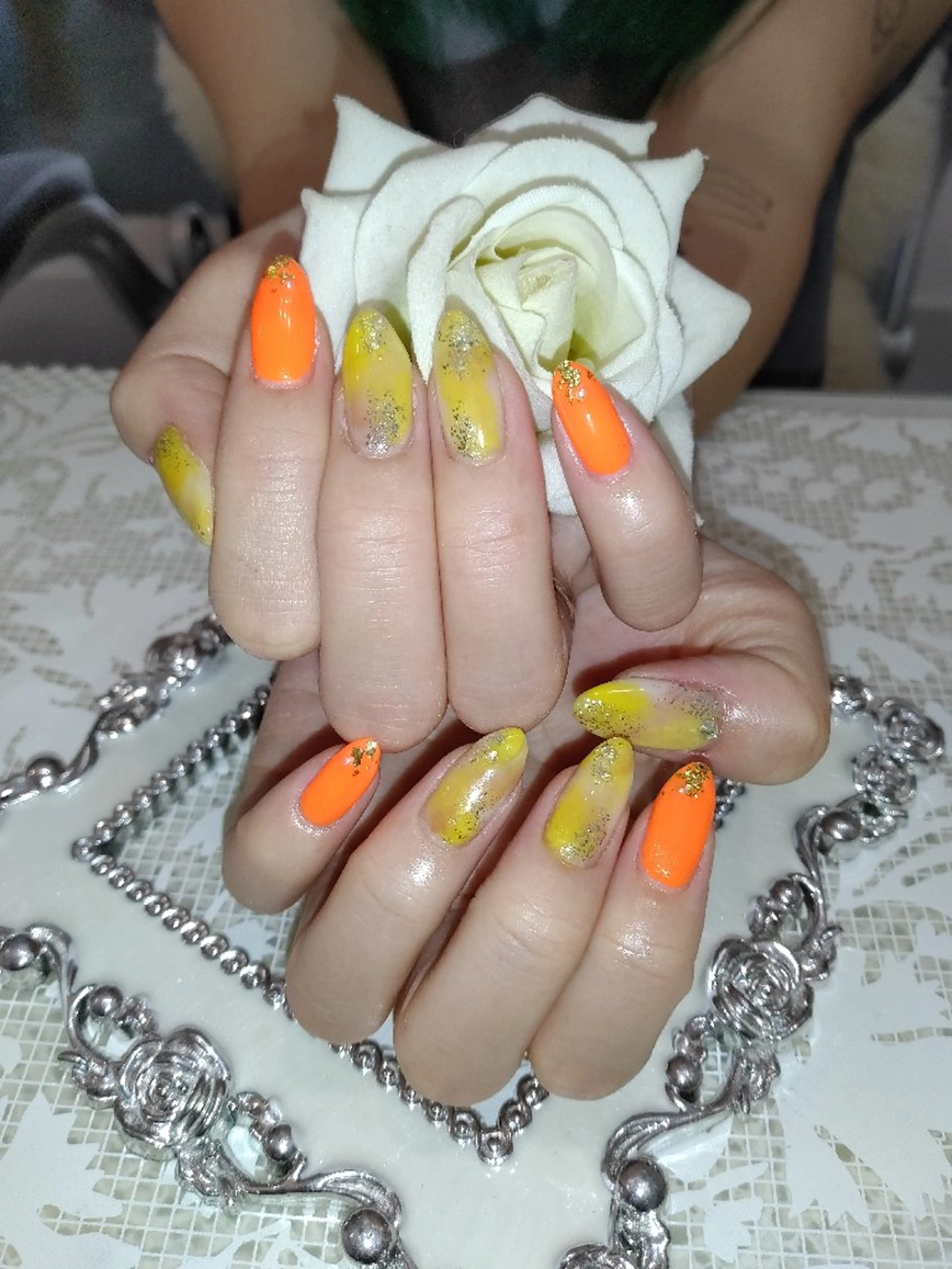 ネイル エステとネイル ローズコンフォートのネイルデザイン