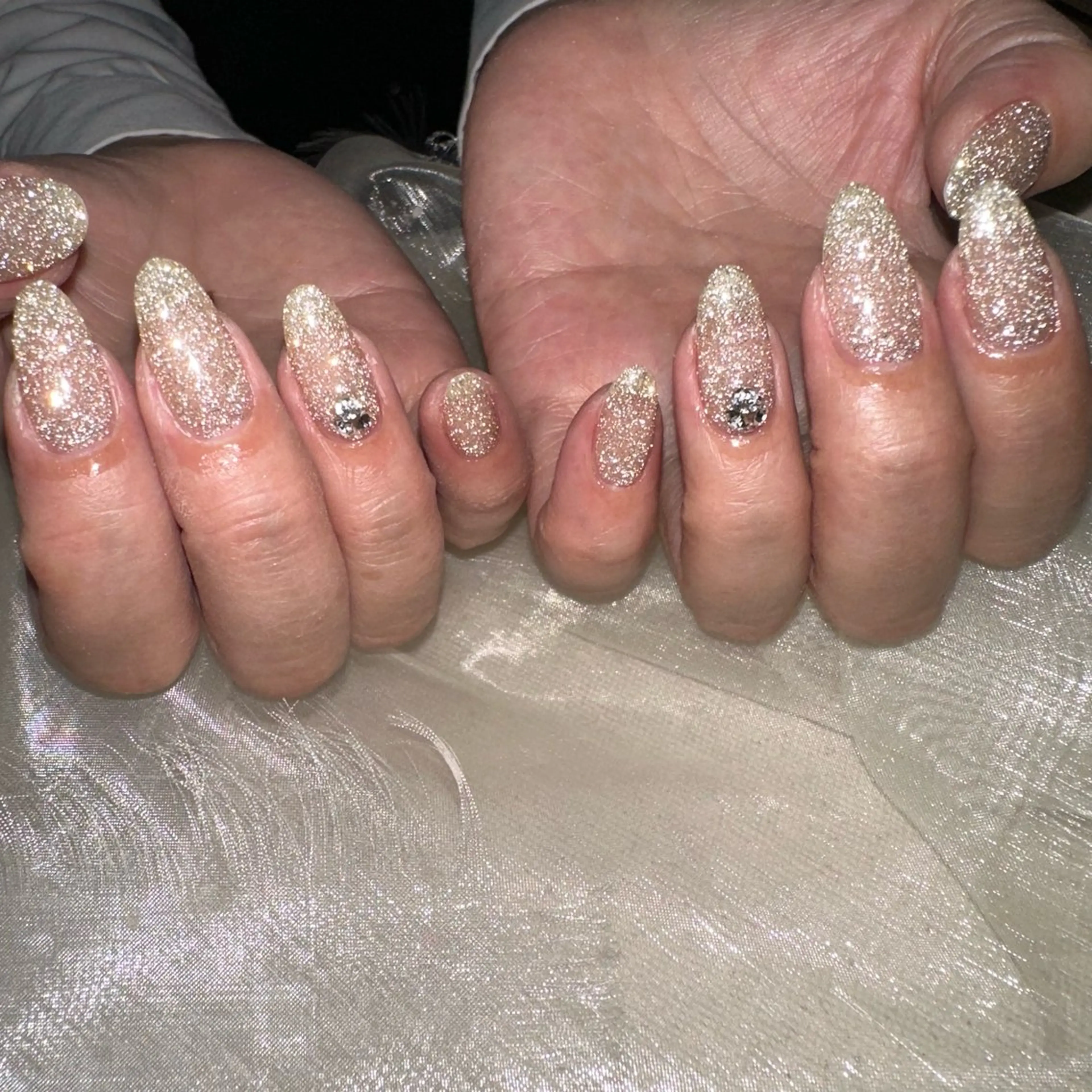 ネイル フラッシュネイル repos~ルポ~所属・里見 麗のネイルデザイン