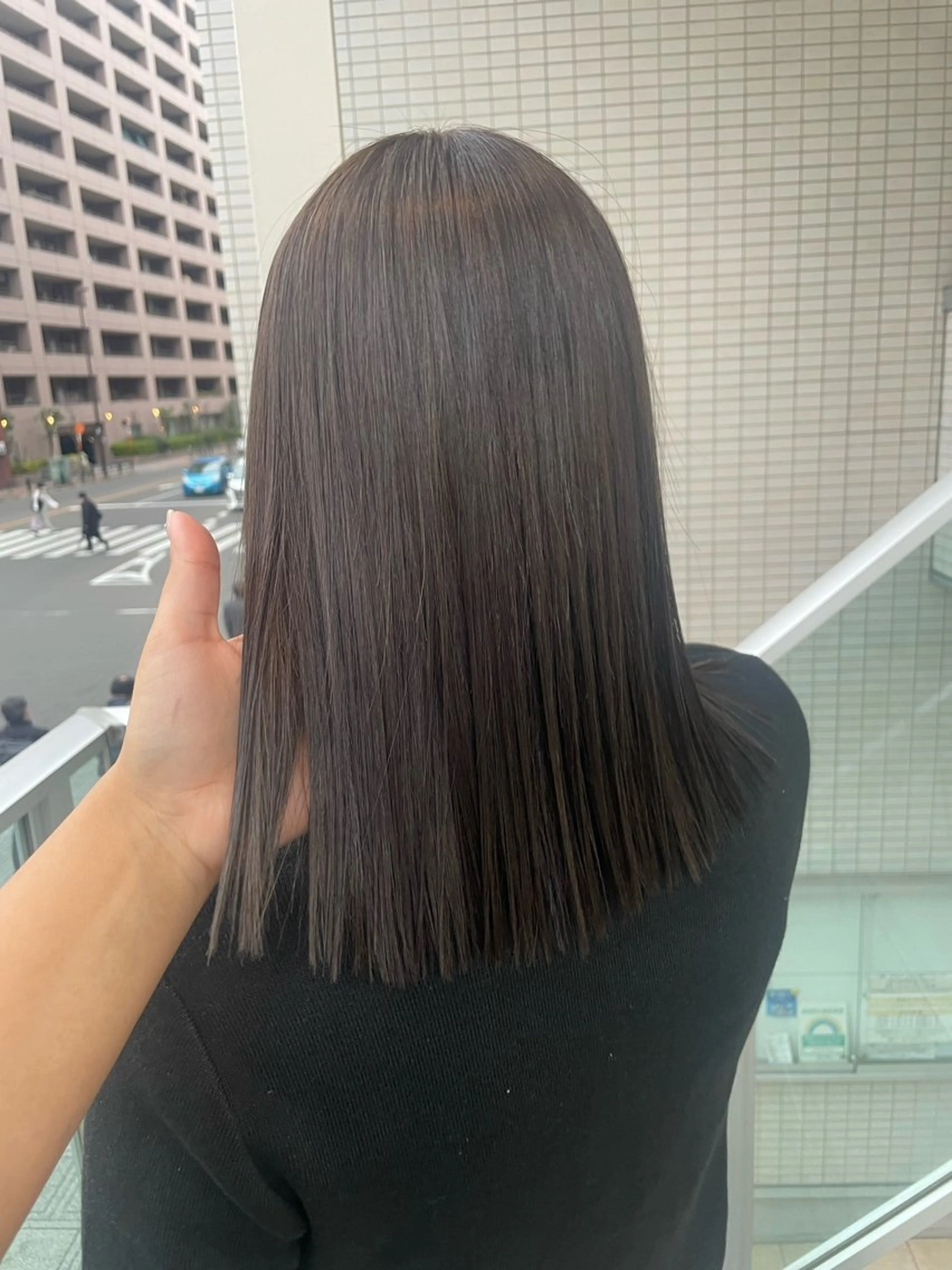 セミロング パーマ ストレートパーマ カット 縮毛矯正 トリートメント 立川・くびれミディ 旬なデザインカラーのヘアスタイル