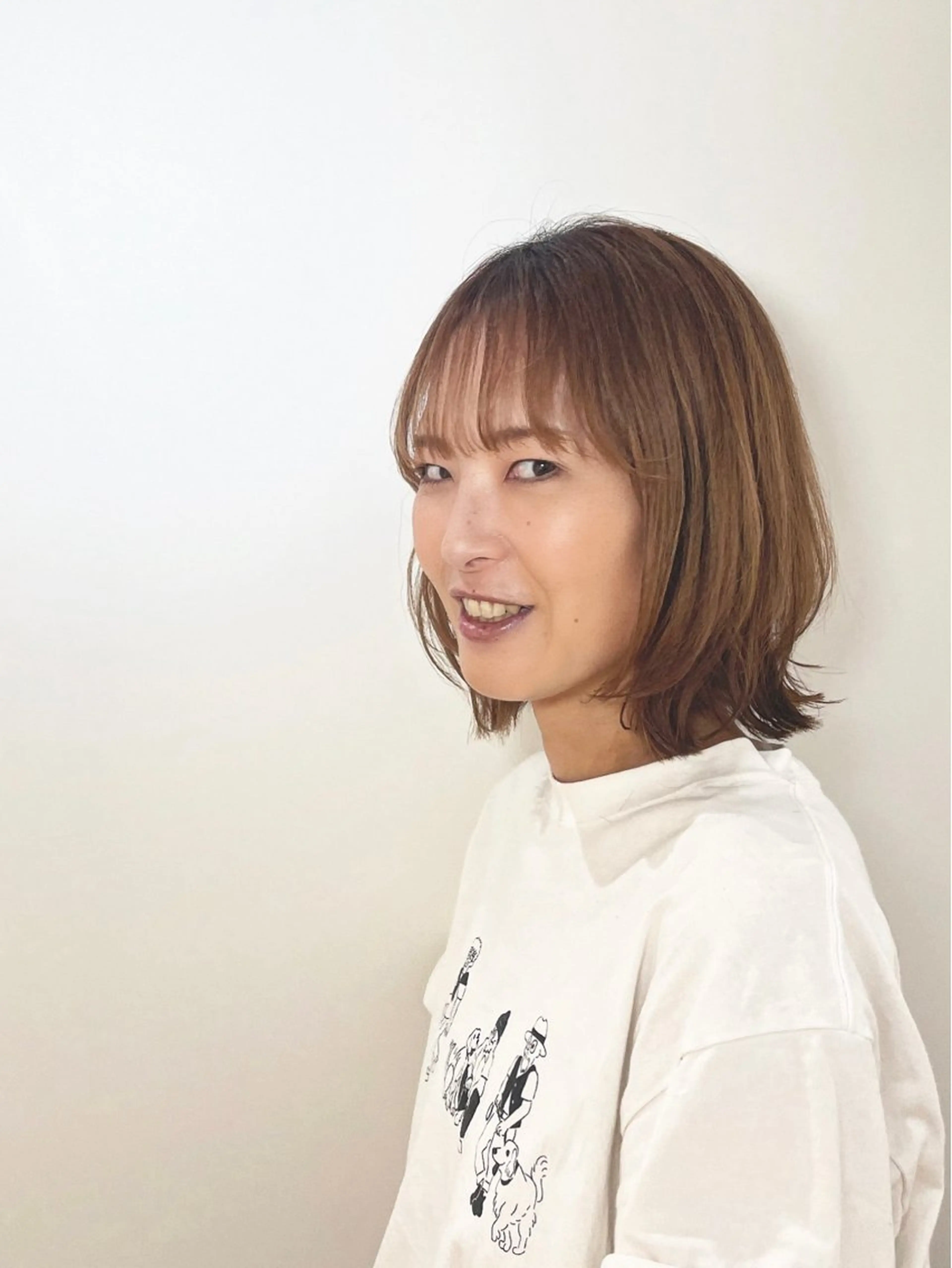 ミディアム ボブレイヤー ボブ レイヤーカット 鈴木 綾乃のヘアスタイル