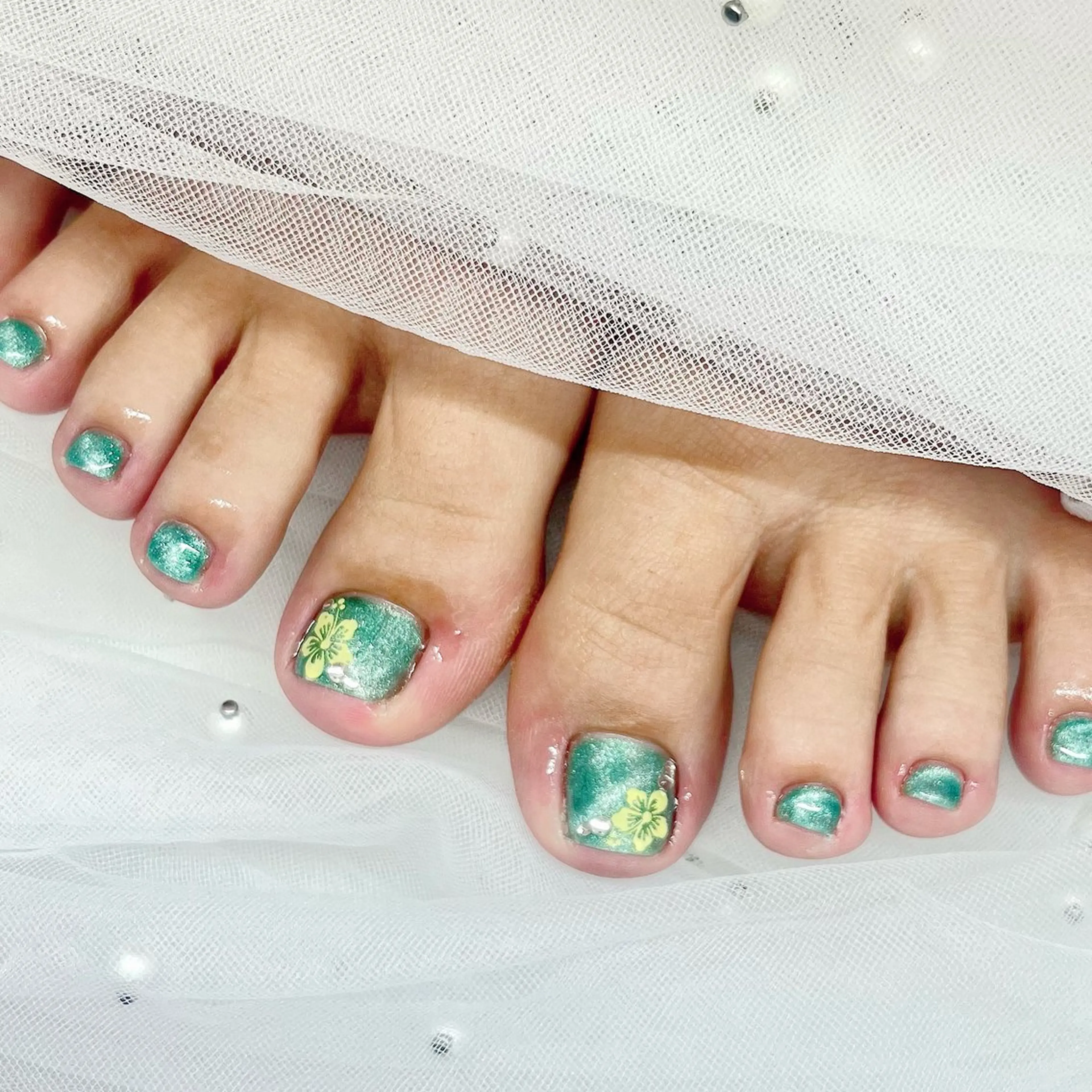 ネイル フットネイル VIERU YURIのネイルデザイン