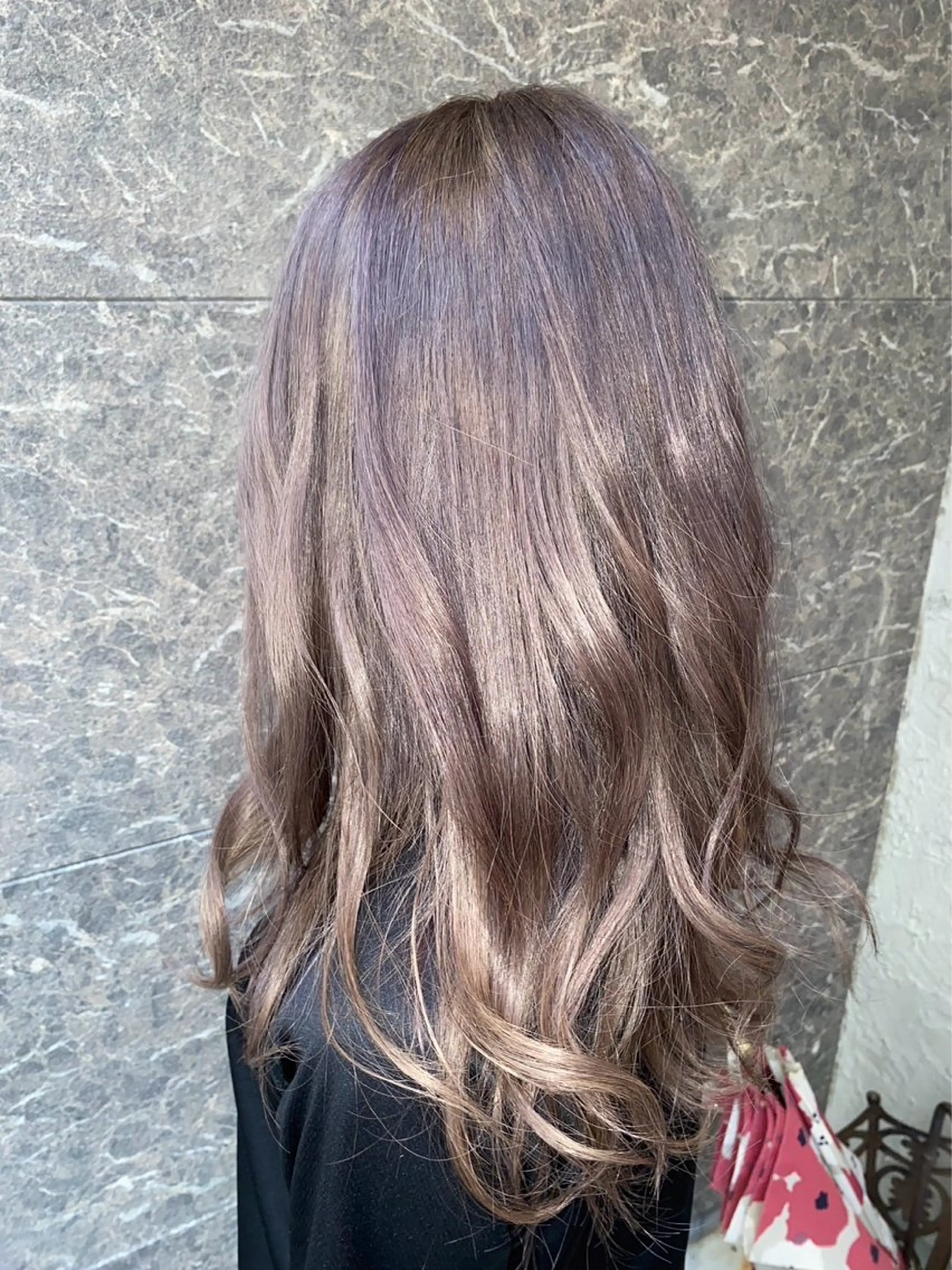 セミロング カラー 都築 優菜のヘアスタイル