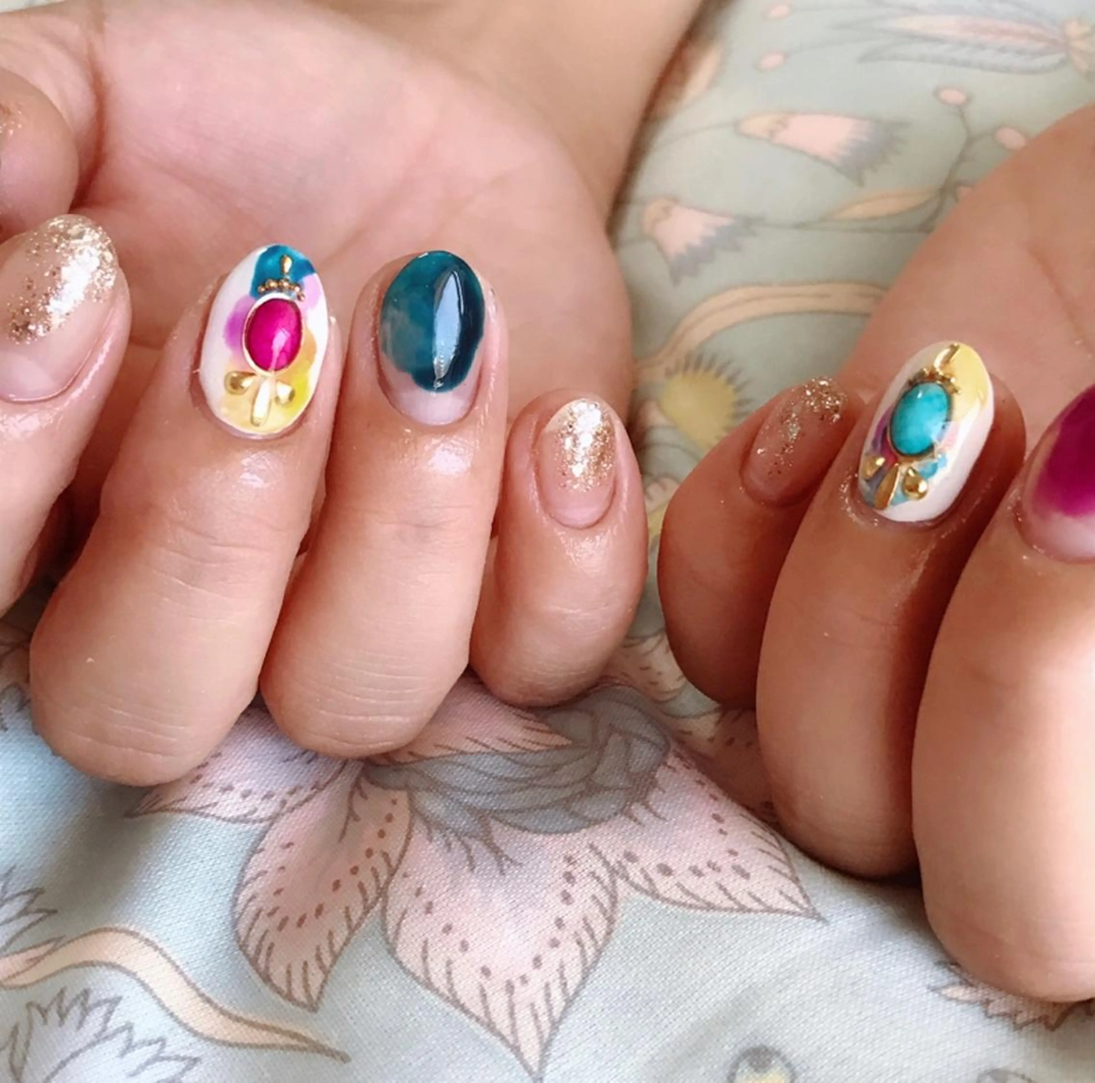 ネイル ハンドネイル 《カメレオン》 西田美輝のヘアスタイル