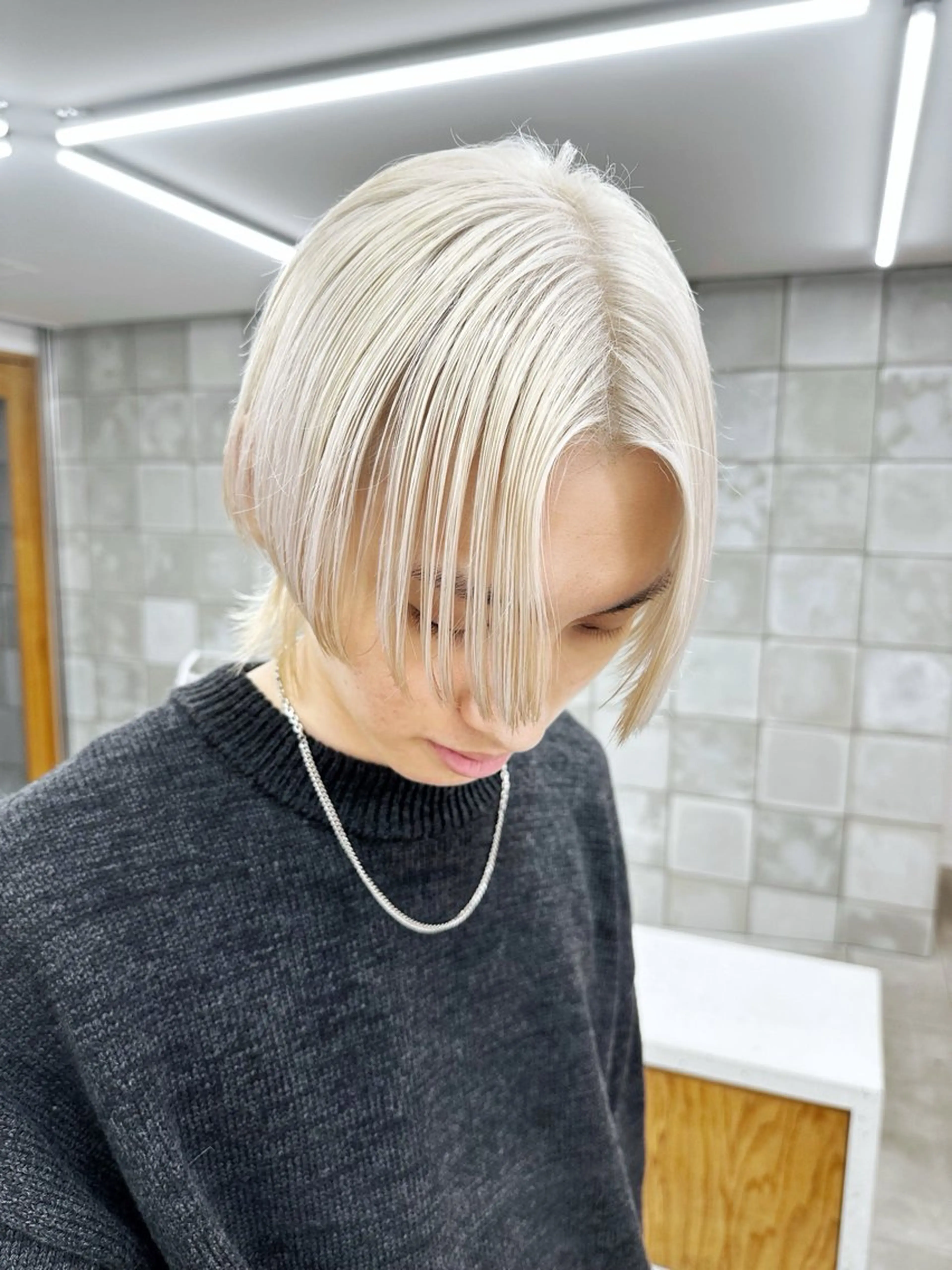 ショート カラー シルバー ホワイトシルバー カット ヘアカラー パーマ /レイヤー 榛地渉馬 /矢場町のヘアスタイル