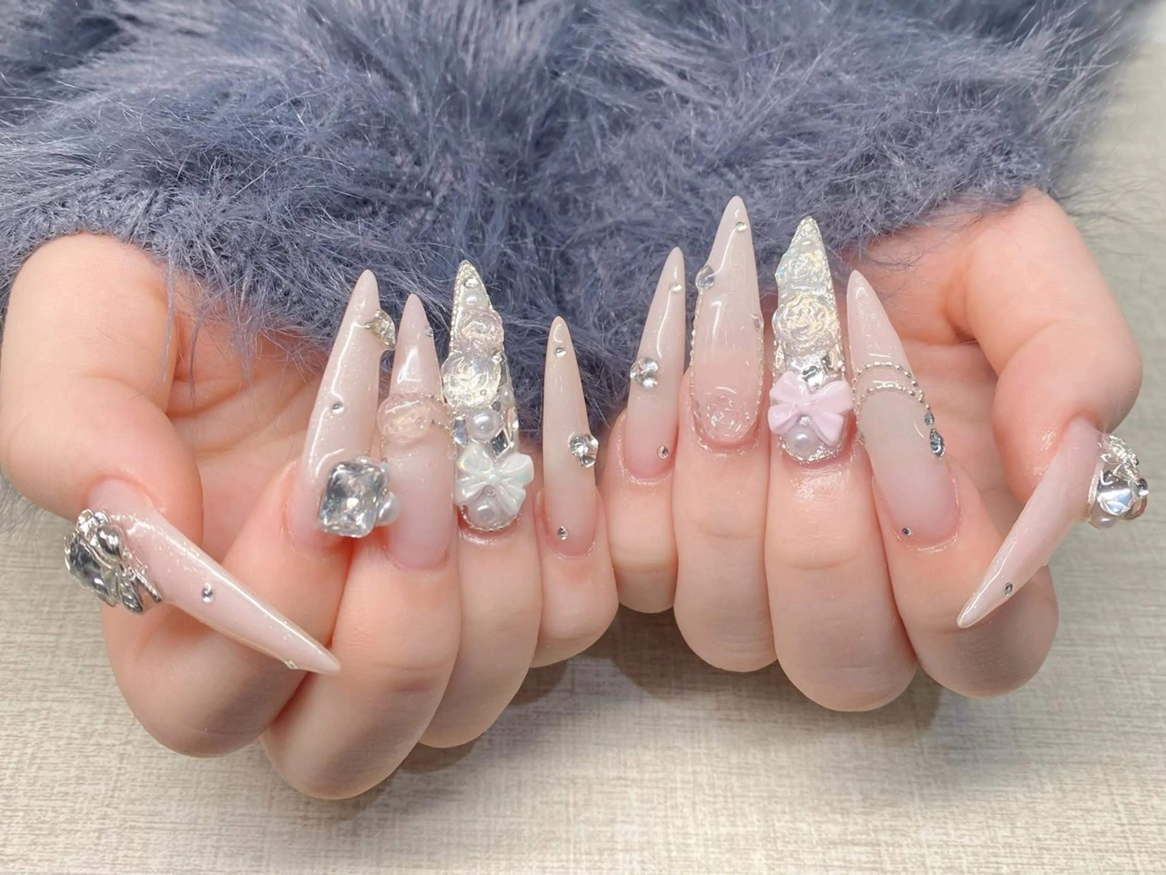 ネイル オーロラネイル ブルー チークネイル 長さ出し フットネイル ハンドネイル Momo チップ長さ出し専門店のネイルデザイン