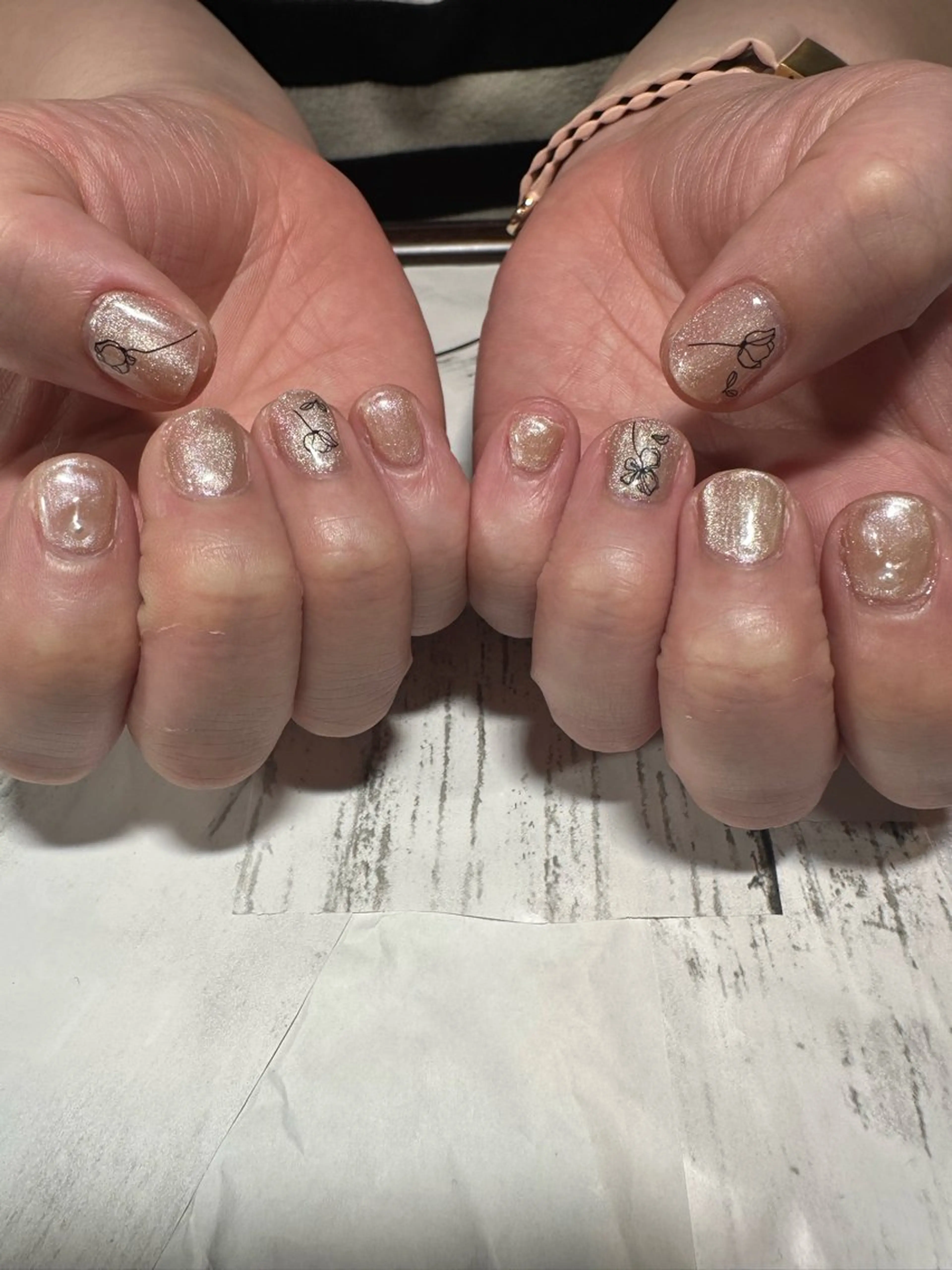 ネイル e.nail所属・🍎吉田 恵里🍎のネイルデザイン