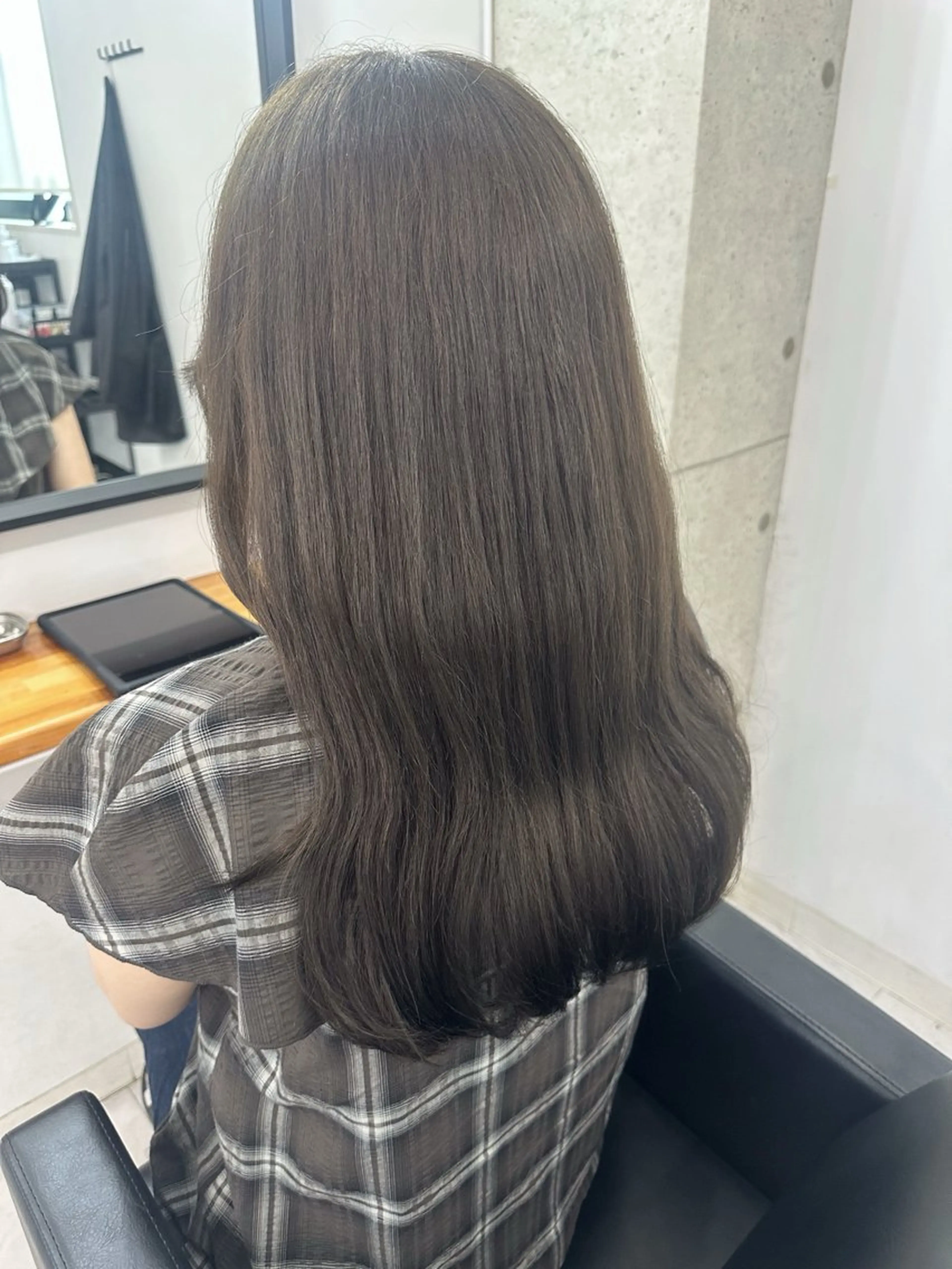 ロング カラー ブリーチ ダブルカラー グレージュ ブリーチなしカラー オリーブグレージュ ヘアカラー トリートメント GiseL宗像所属・GiseL宗像 HiROEのヘアスタイル