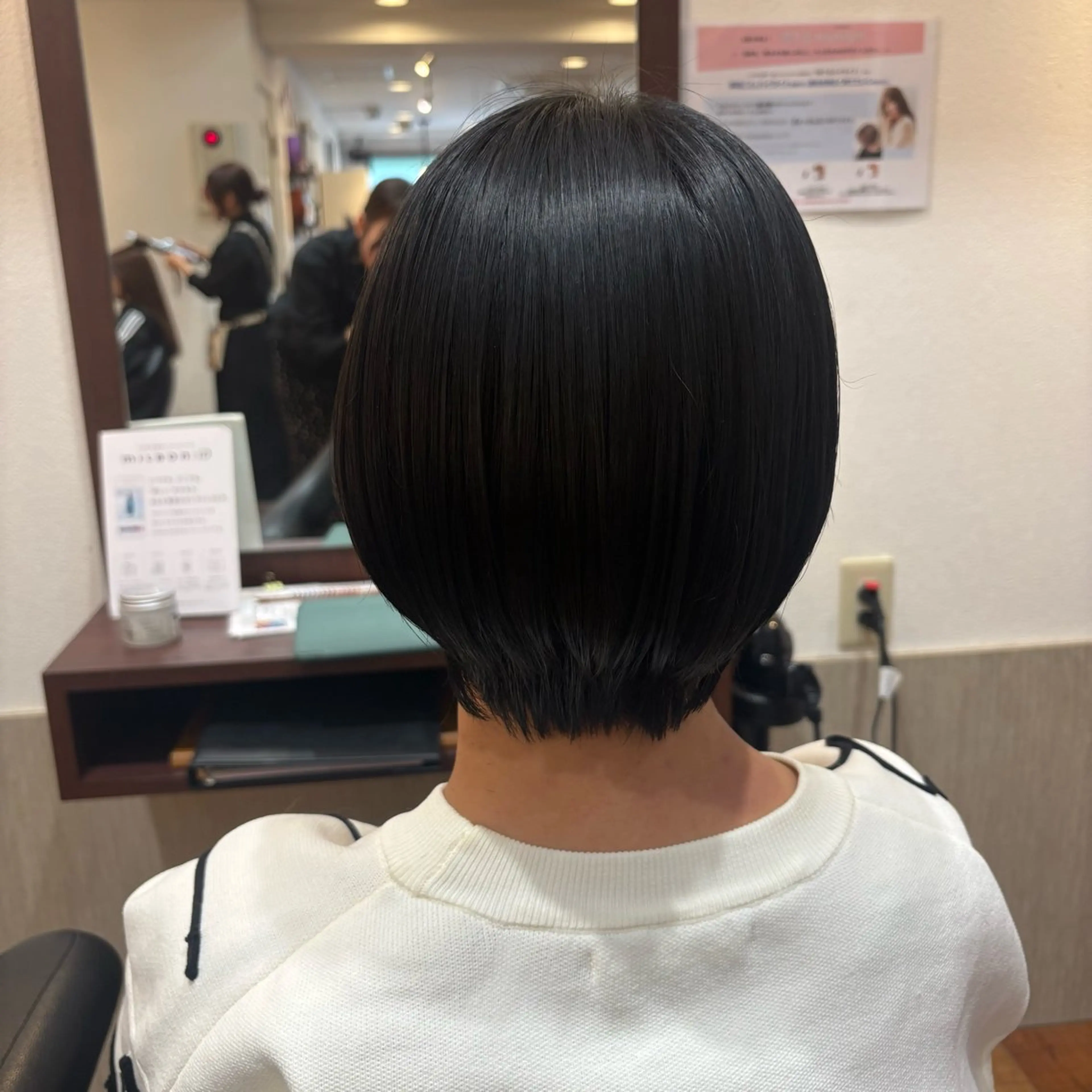 ショート MOLLASALON 浅香山店所属・髪質改善カラー 縮毛矯正🤍辻桃加のヘアスタイル