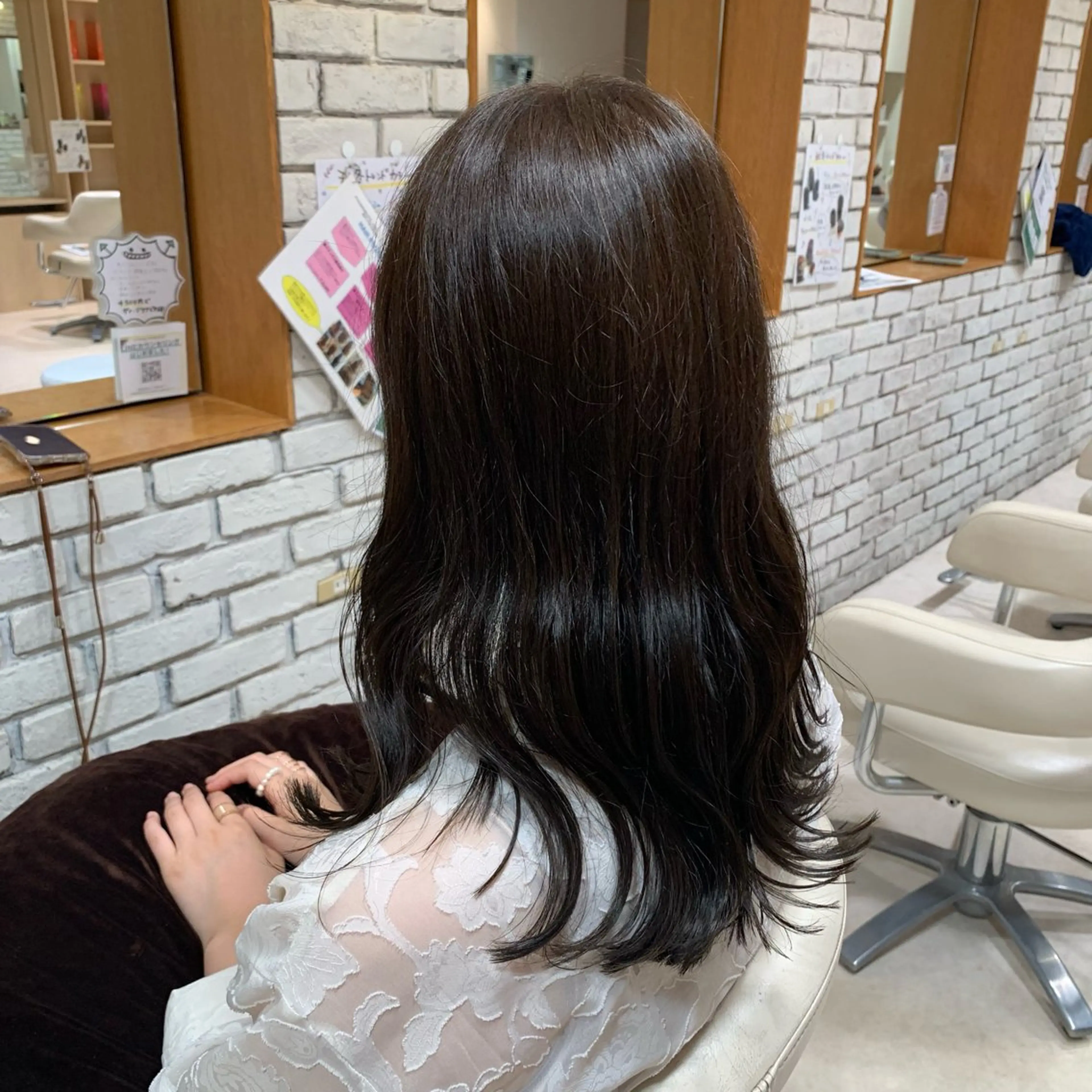 カラー オリーブカラー 宮本 季奈のヘアスタイル