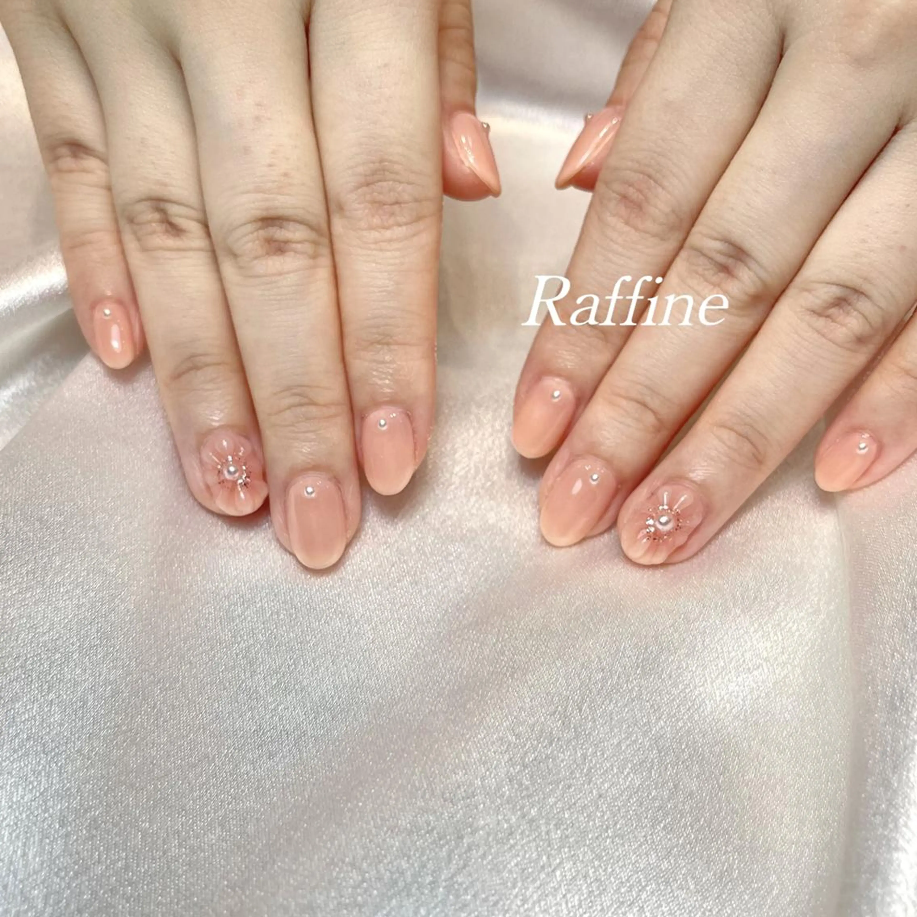 ネイル RAFFINE 月🦋🩵のネイルデザイン
