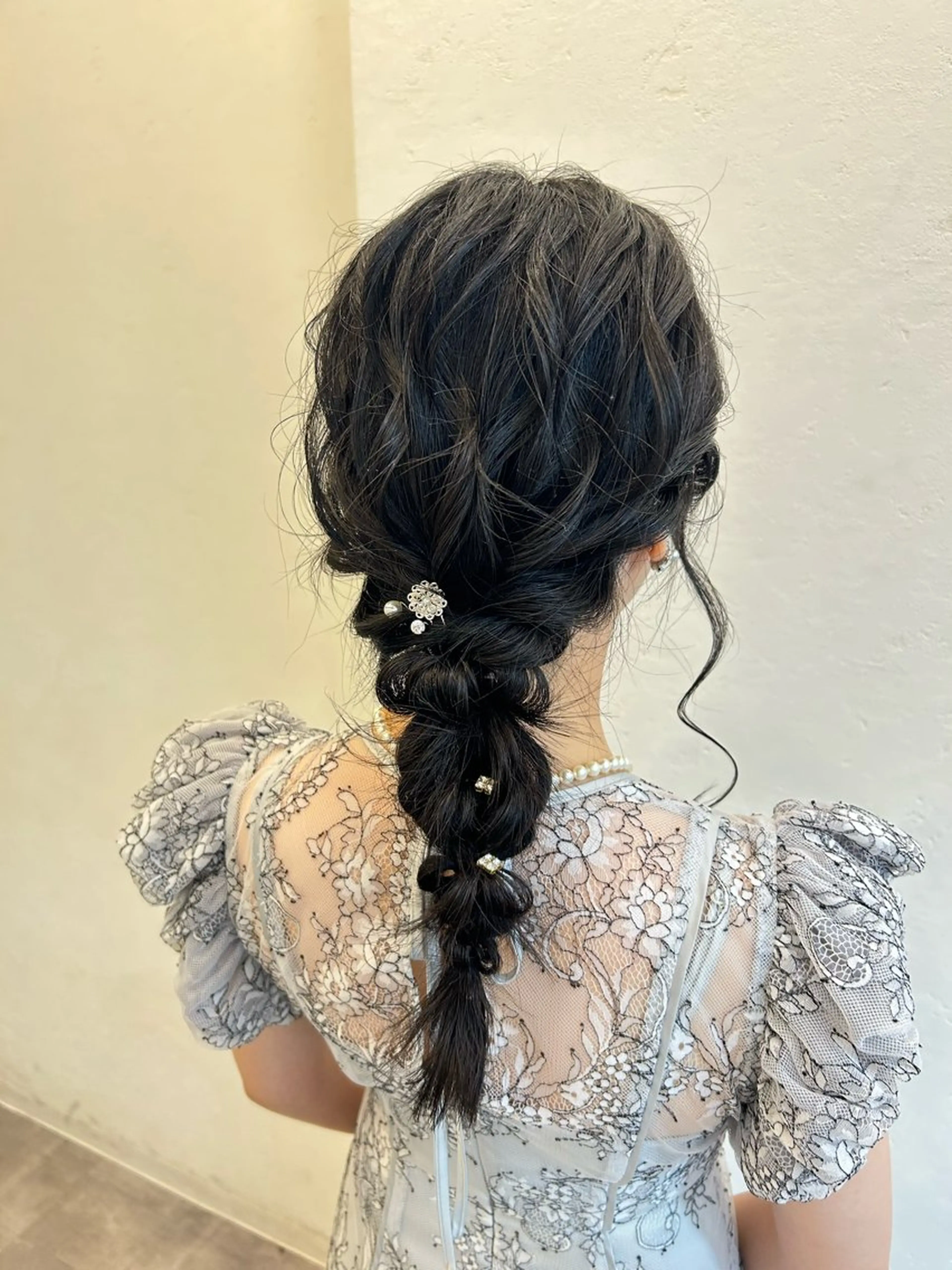 セミロング ヘアアレンジ 縮毛矯正×髪質改善 カラー×クロスパーマのヘアスタイル