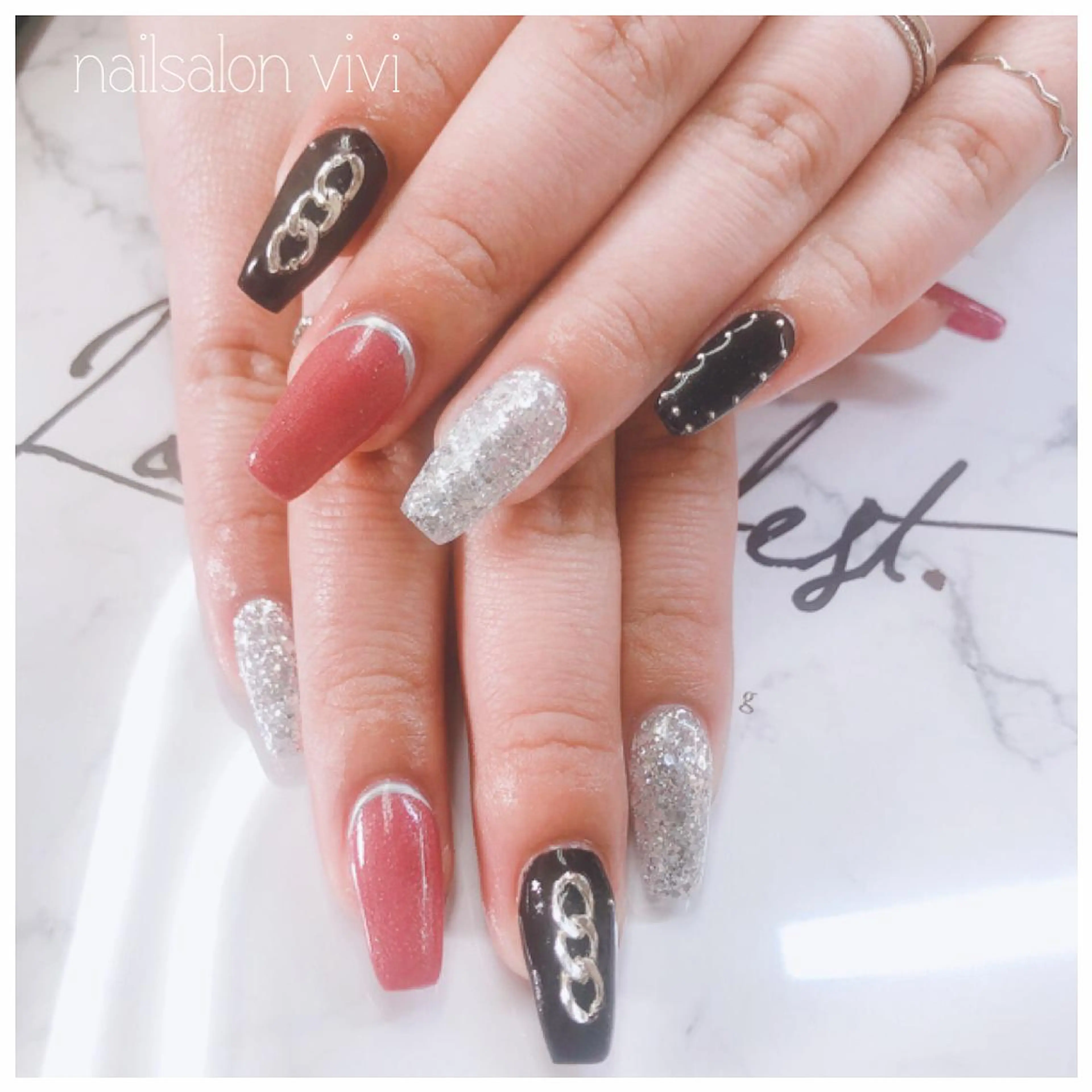 ネイル ＶＩＶＩ nailsalonのネイルデザイン
