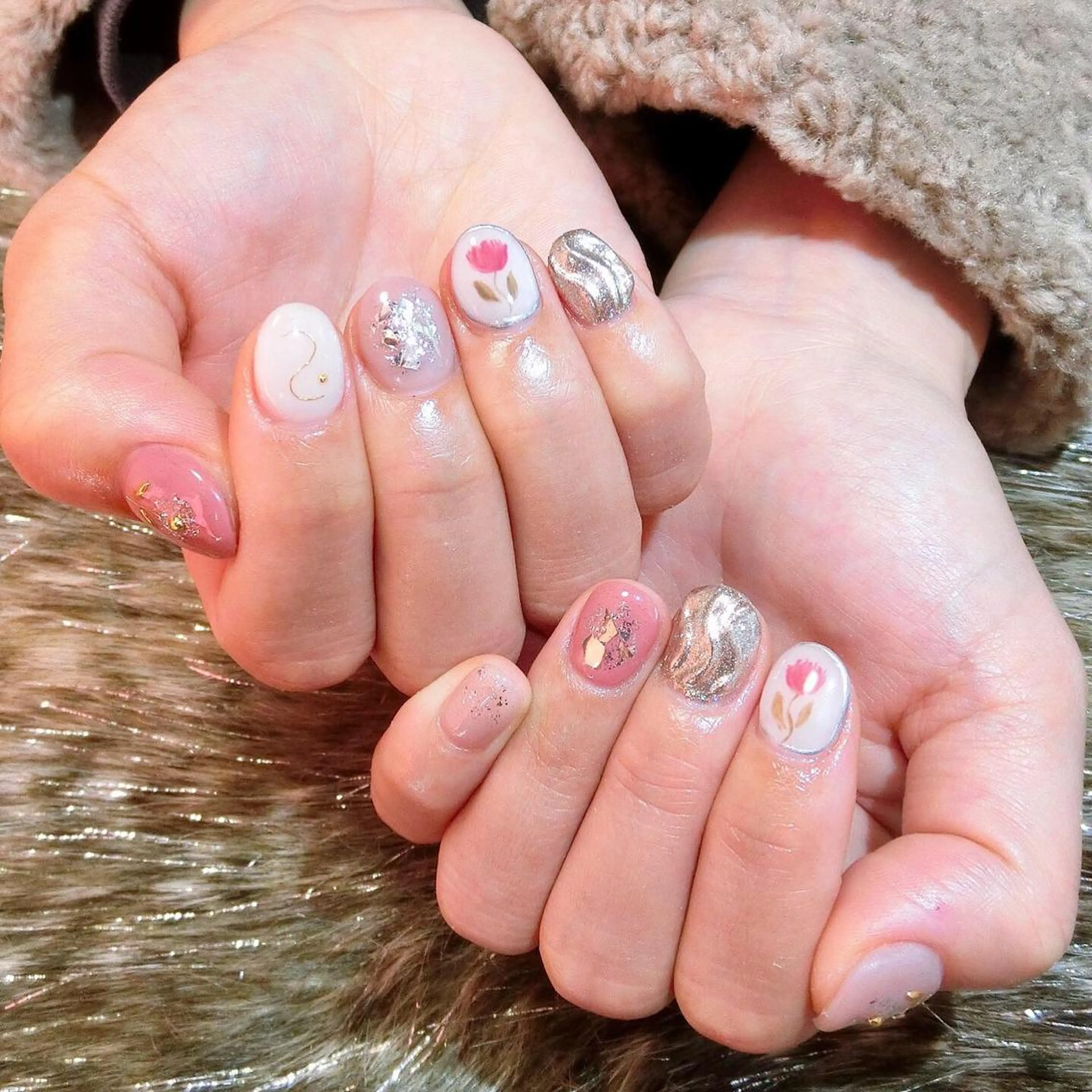 ネイル ハンドネイル ハンドケア 🌙都岡 ムーンネイルのネイルデザイン