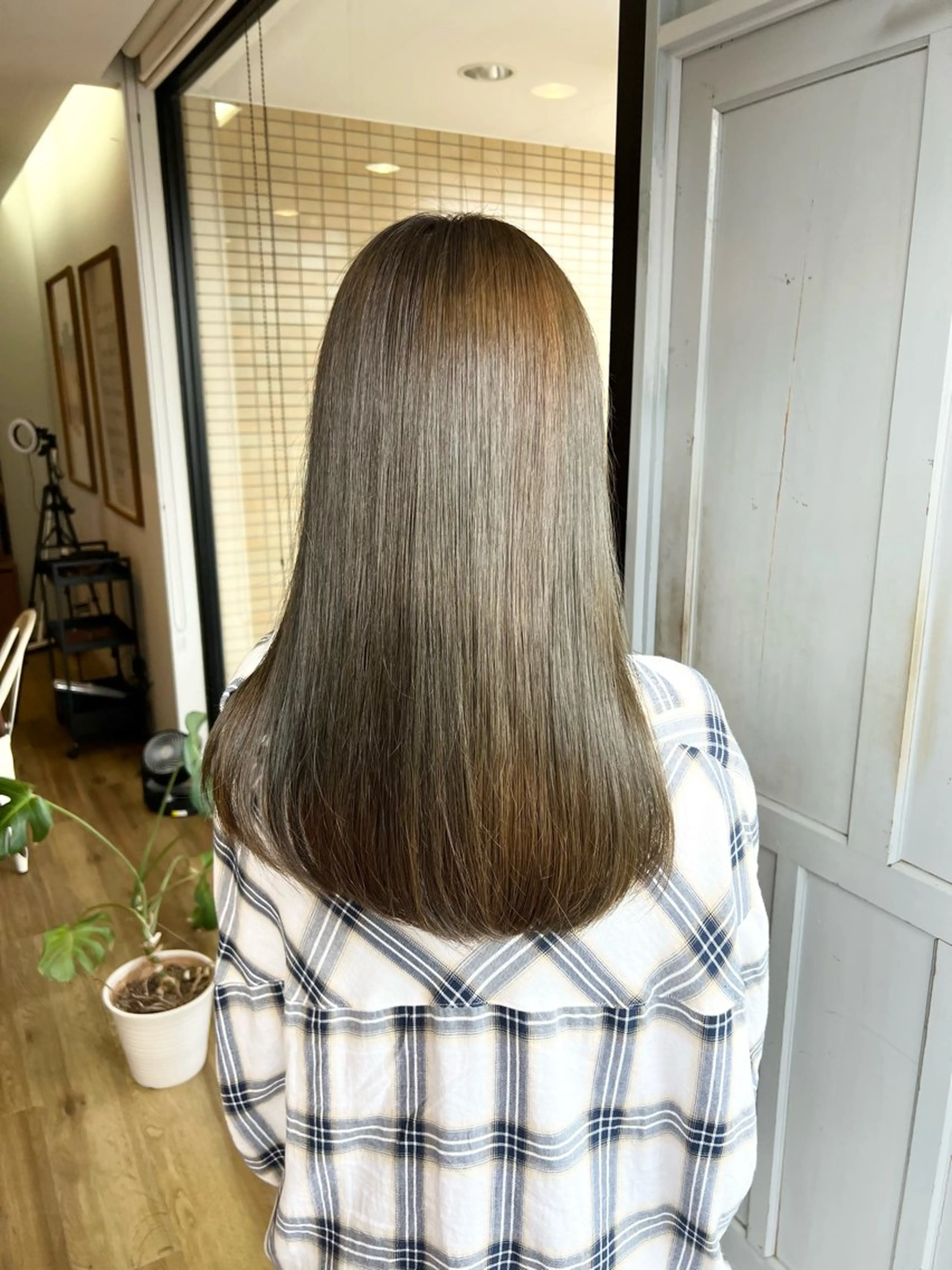 ロング カラー グレージュ オリーブグレージュ オリーブグレー 堀 望美のヘアスタイル