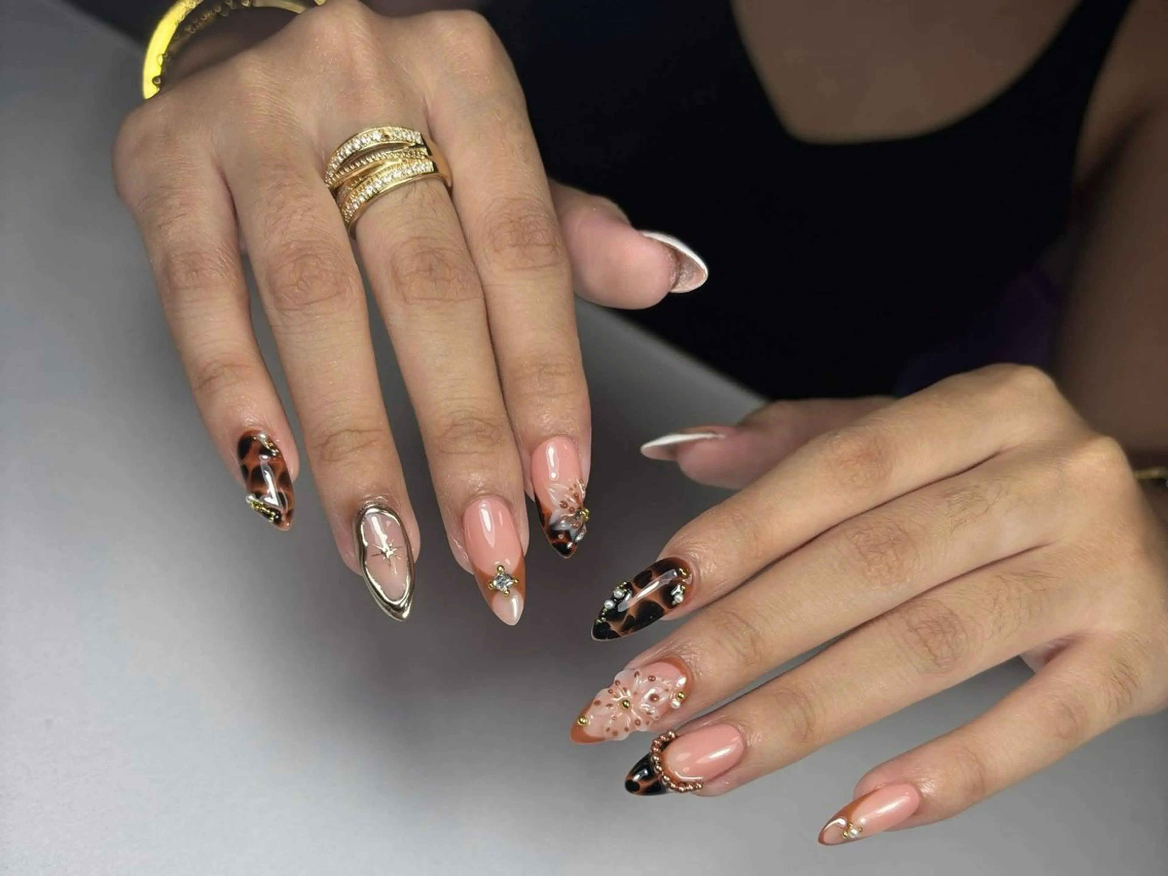 ネイル オーロラネイル ブルー チークネイル 長さ出し フットネイル ハンドネイル JIN 168 新大久保のネイルデザイン