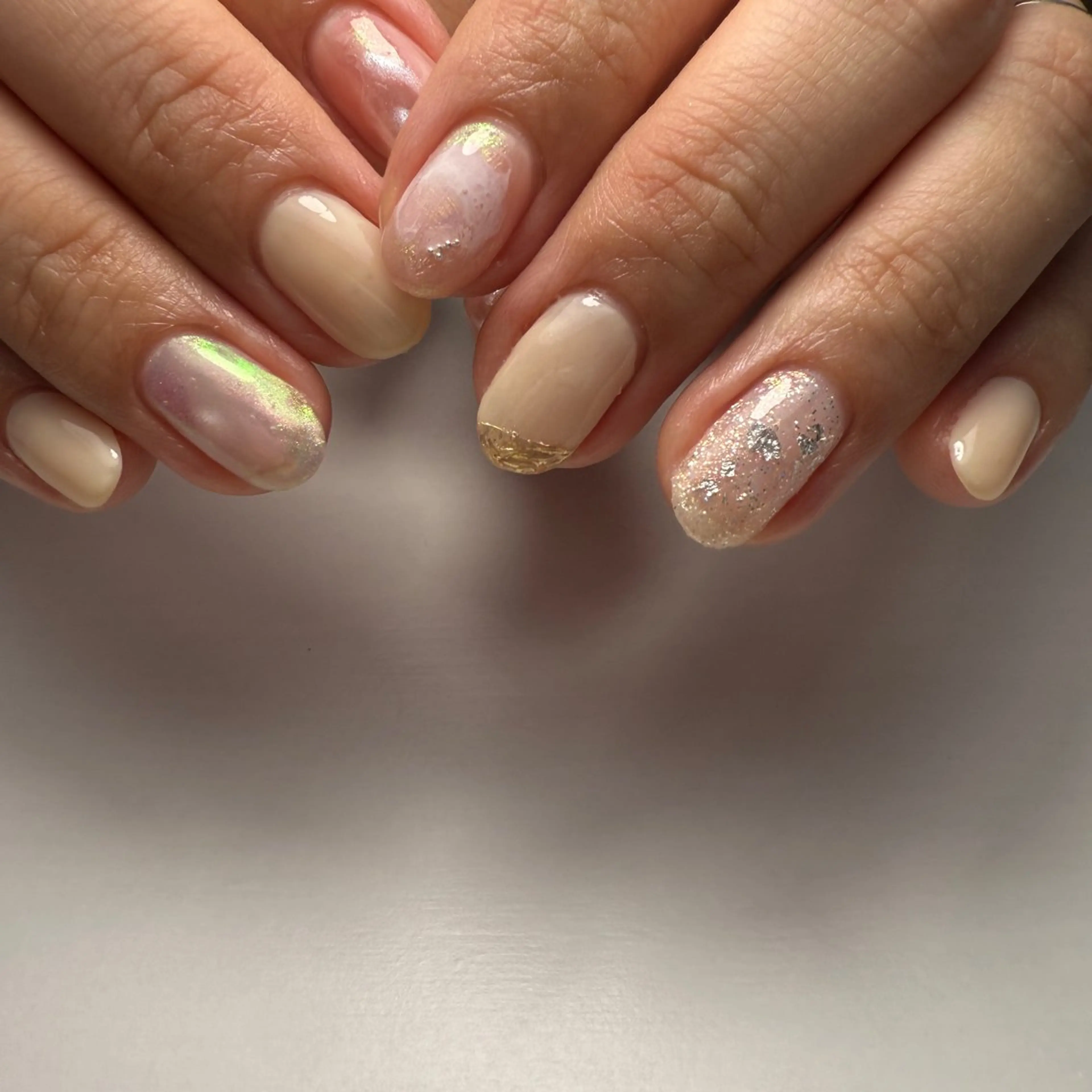 ネイル キラキラネイル ニュアンスネイル ピンク ハンドネイル nail salon huitのネイルデザイン